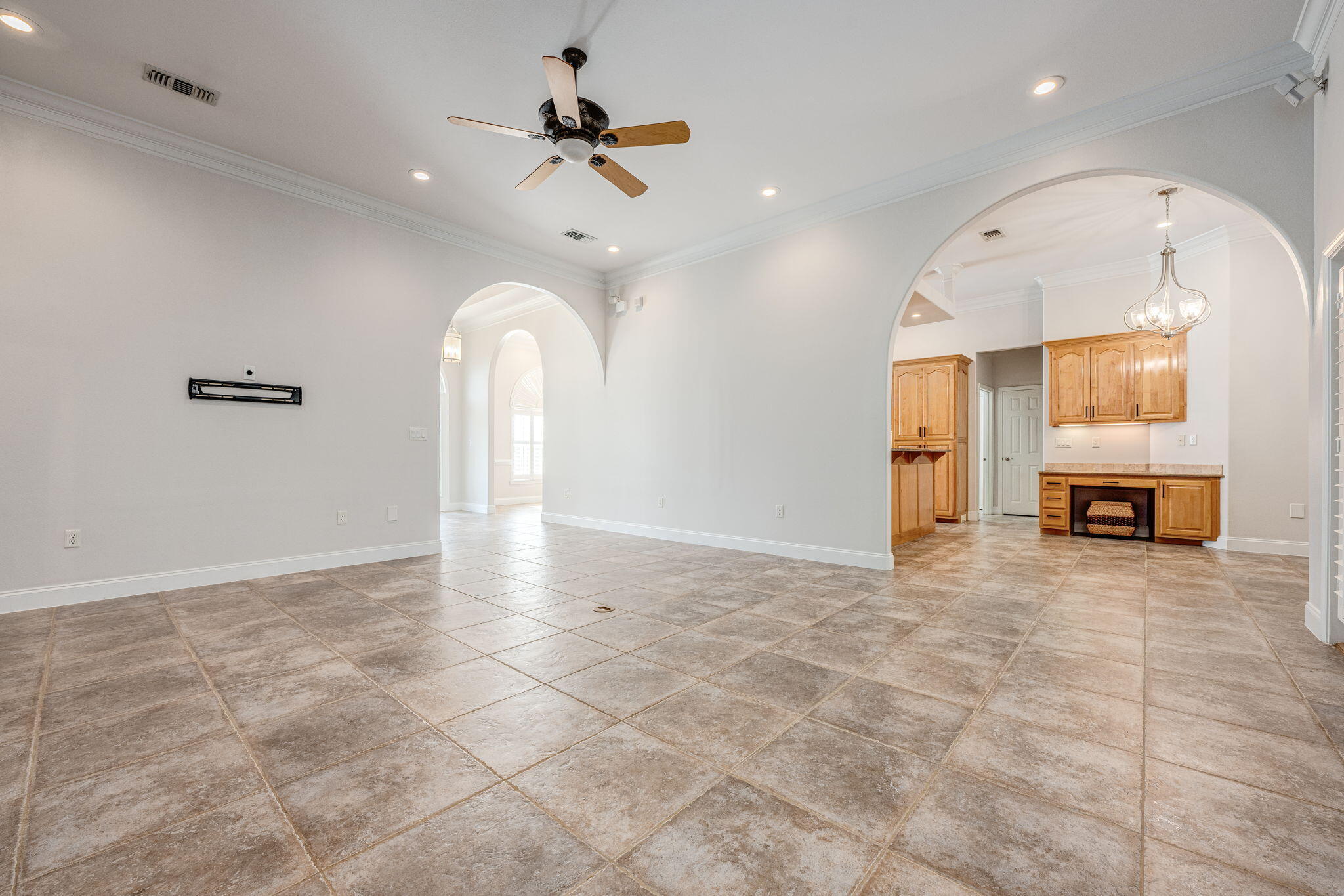 402 Spicebush Court