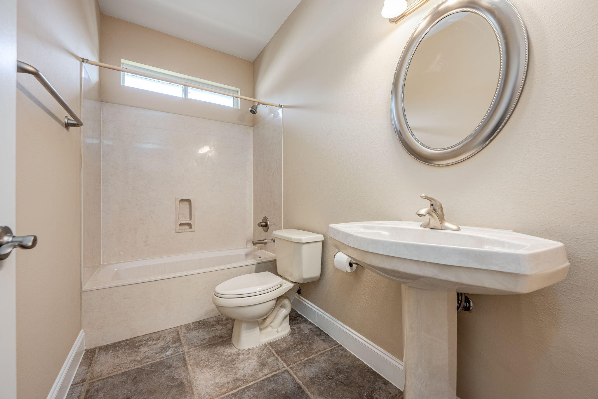 402 Spicebush Court