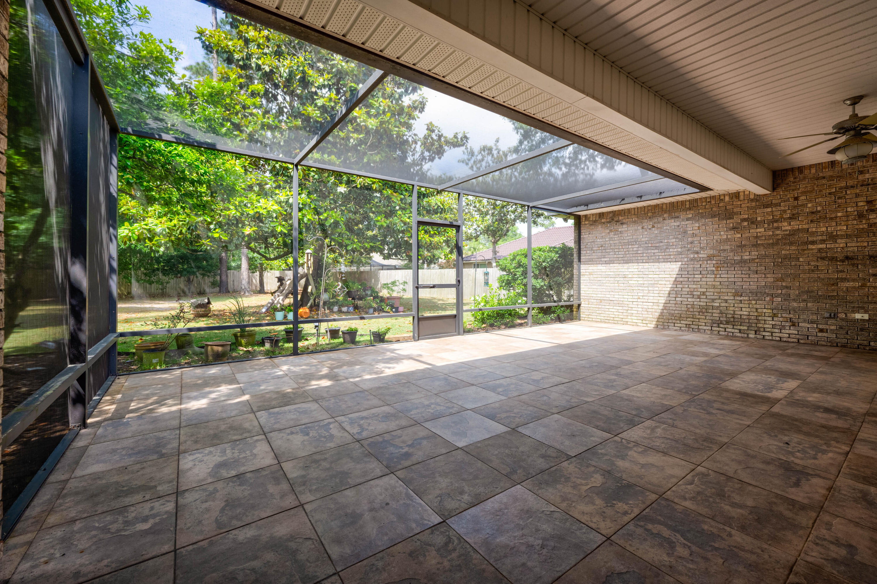 402 Spicebush Court