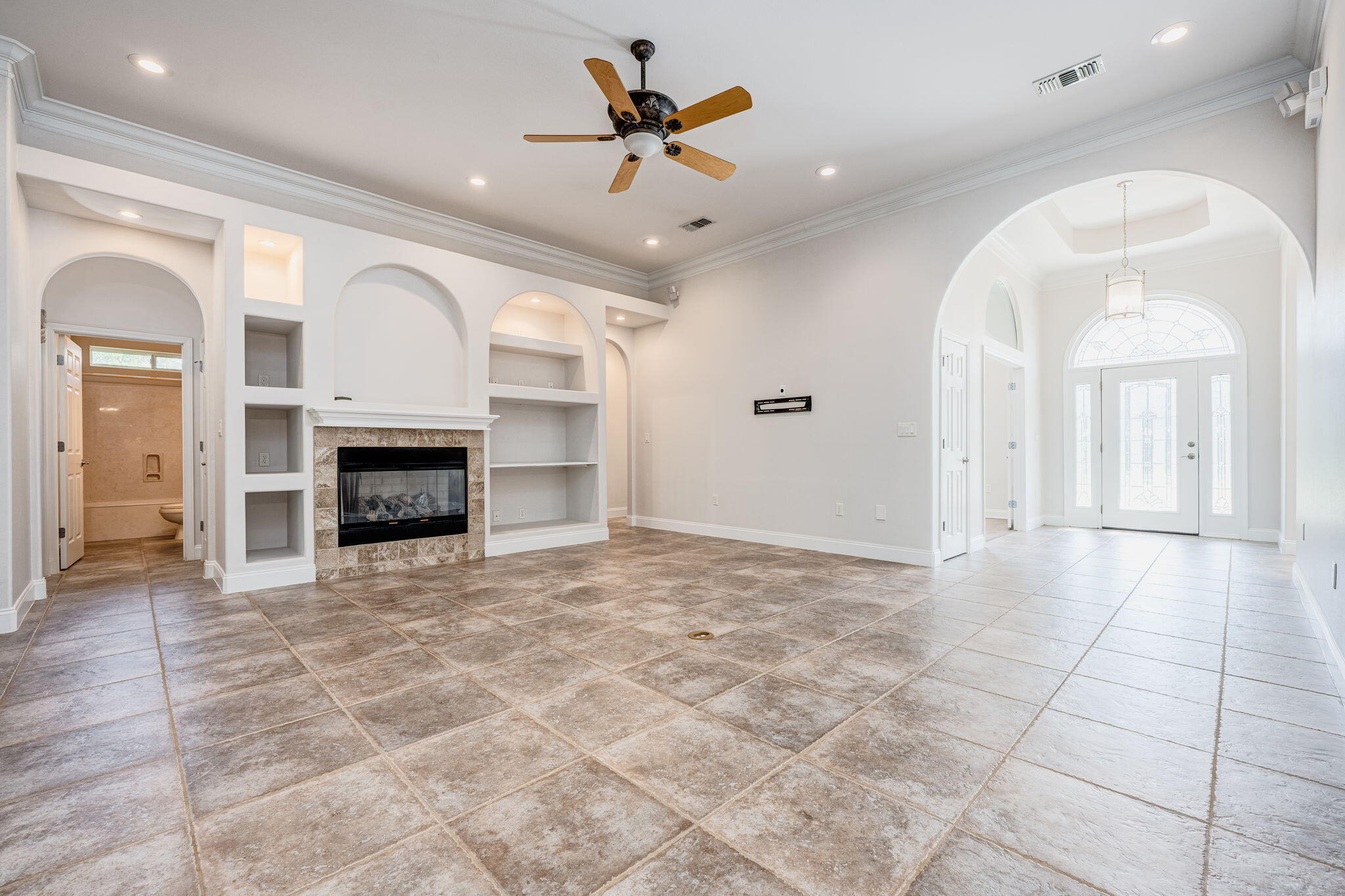 402 Spicebush Court