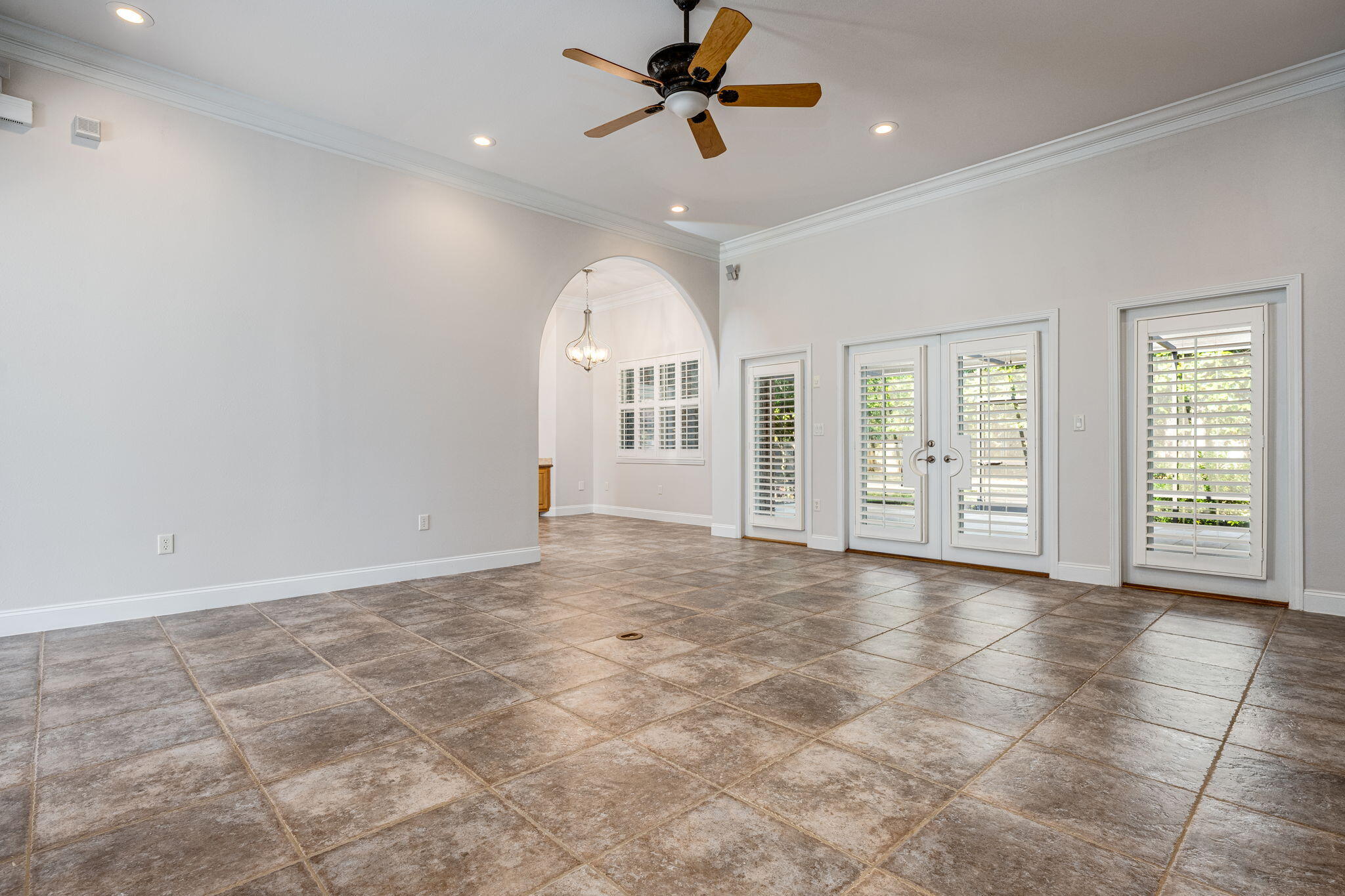 402 Spicebush Court
