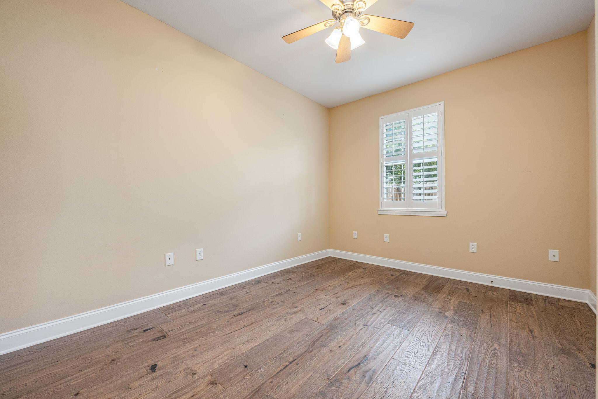 402 Spicebush Court