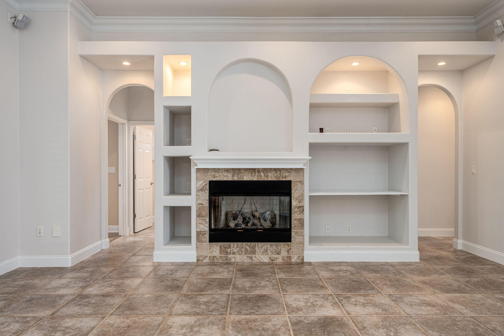 402 Spicebush Court