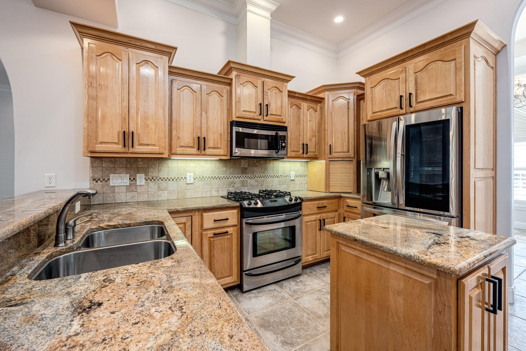 402 Spicebush Court