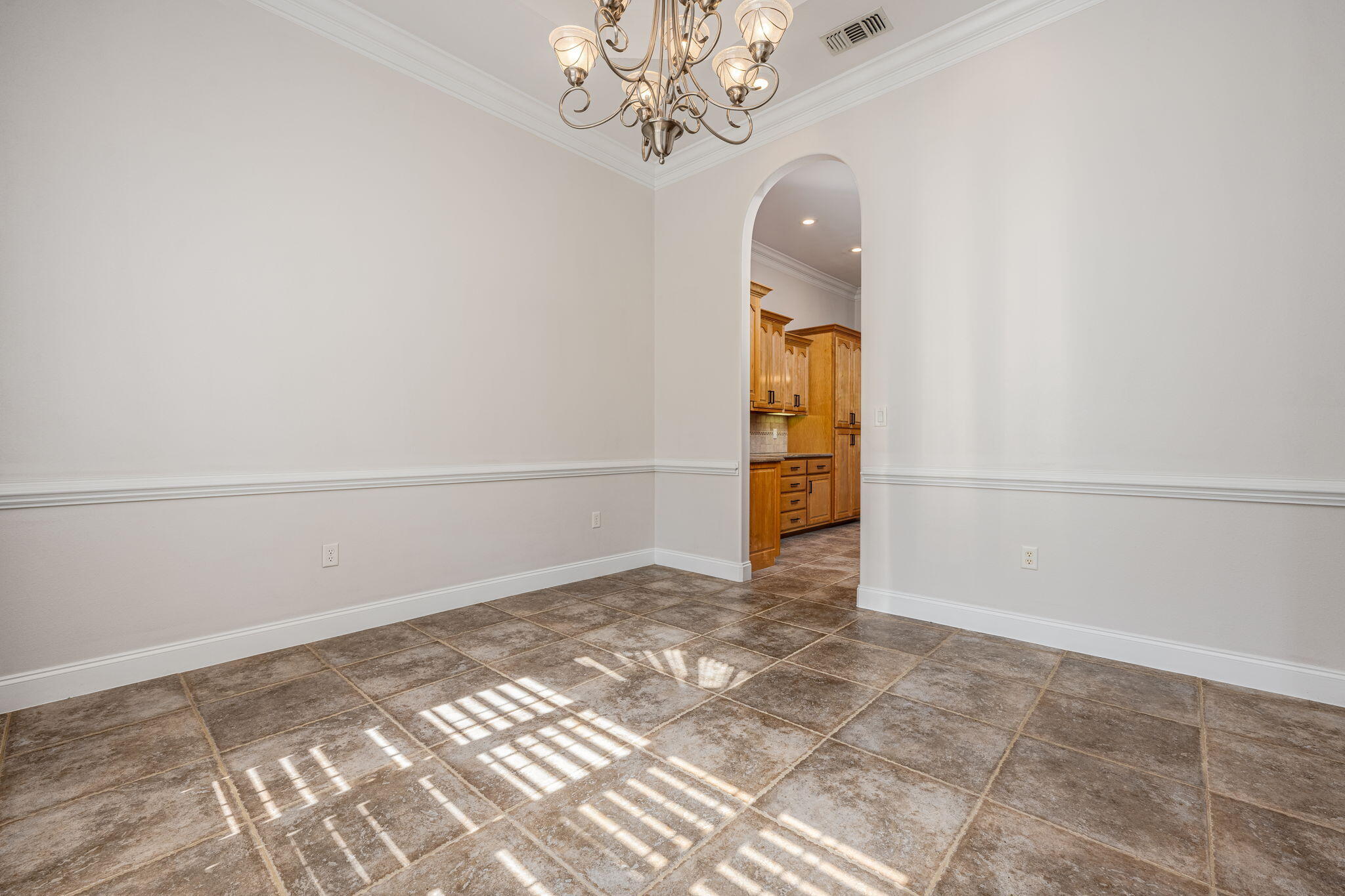 402 Spicebush Court