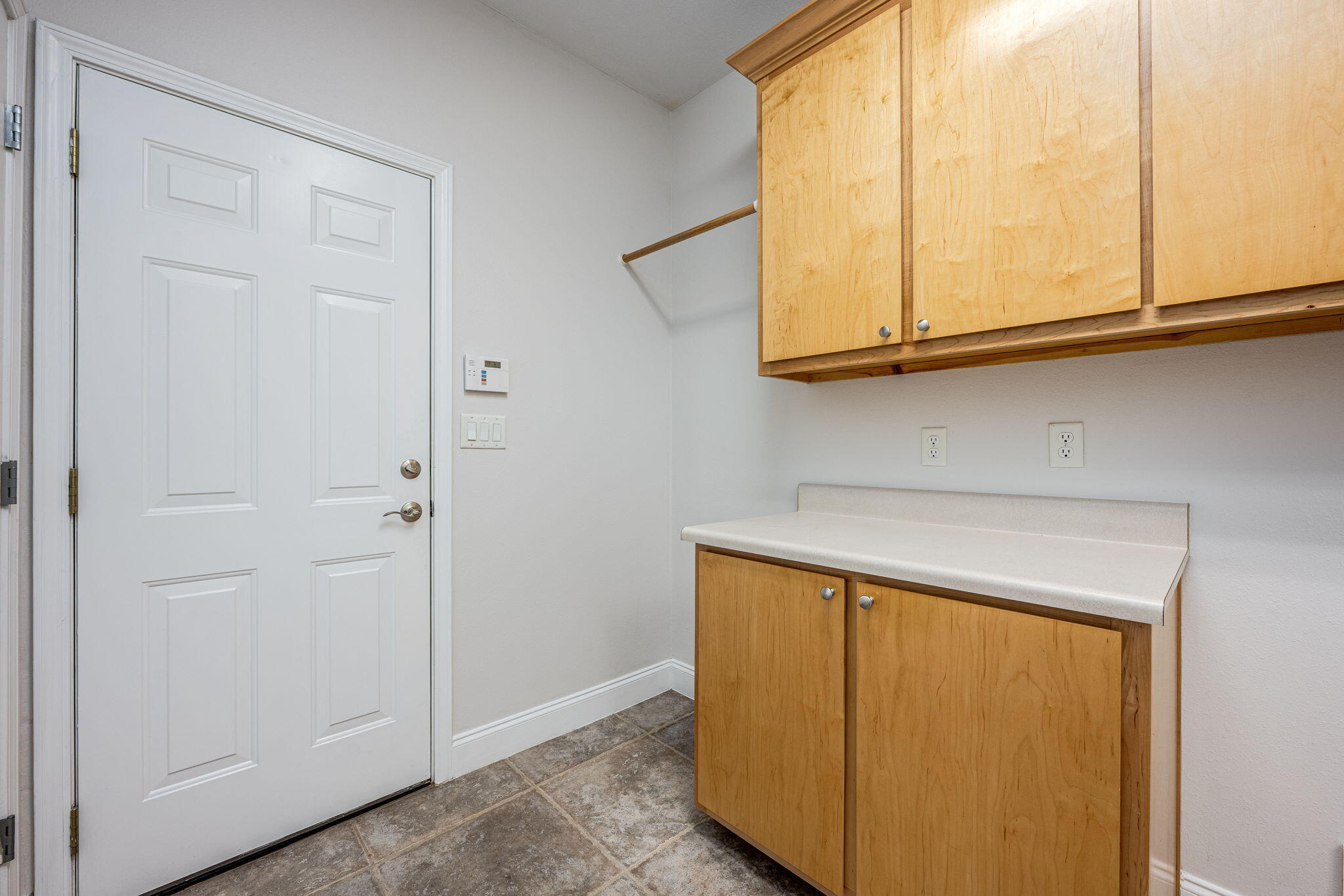 402 Spicebush Court