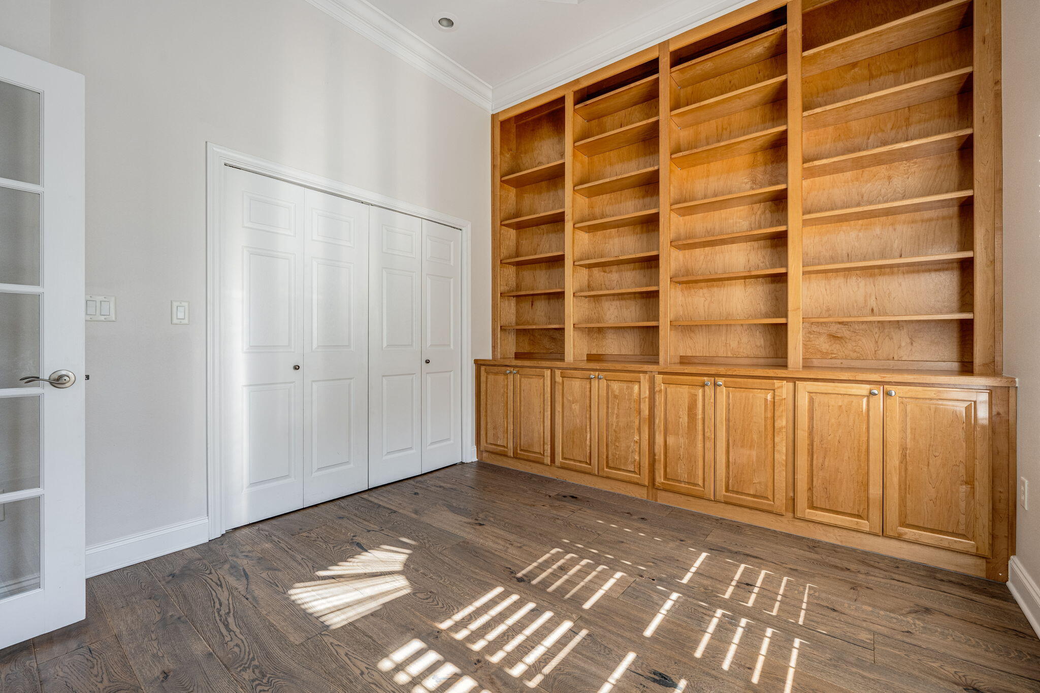 402 Spicebush Court