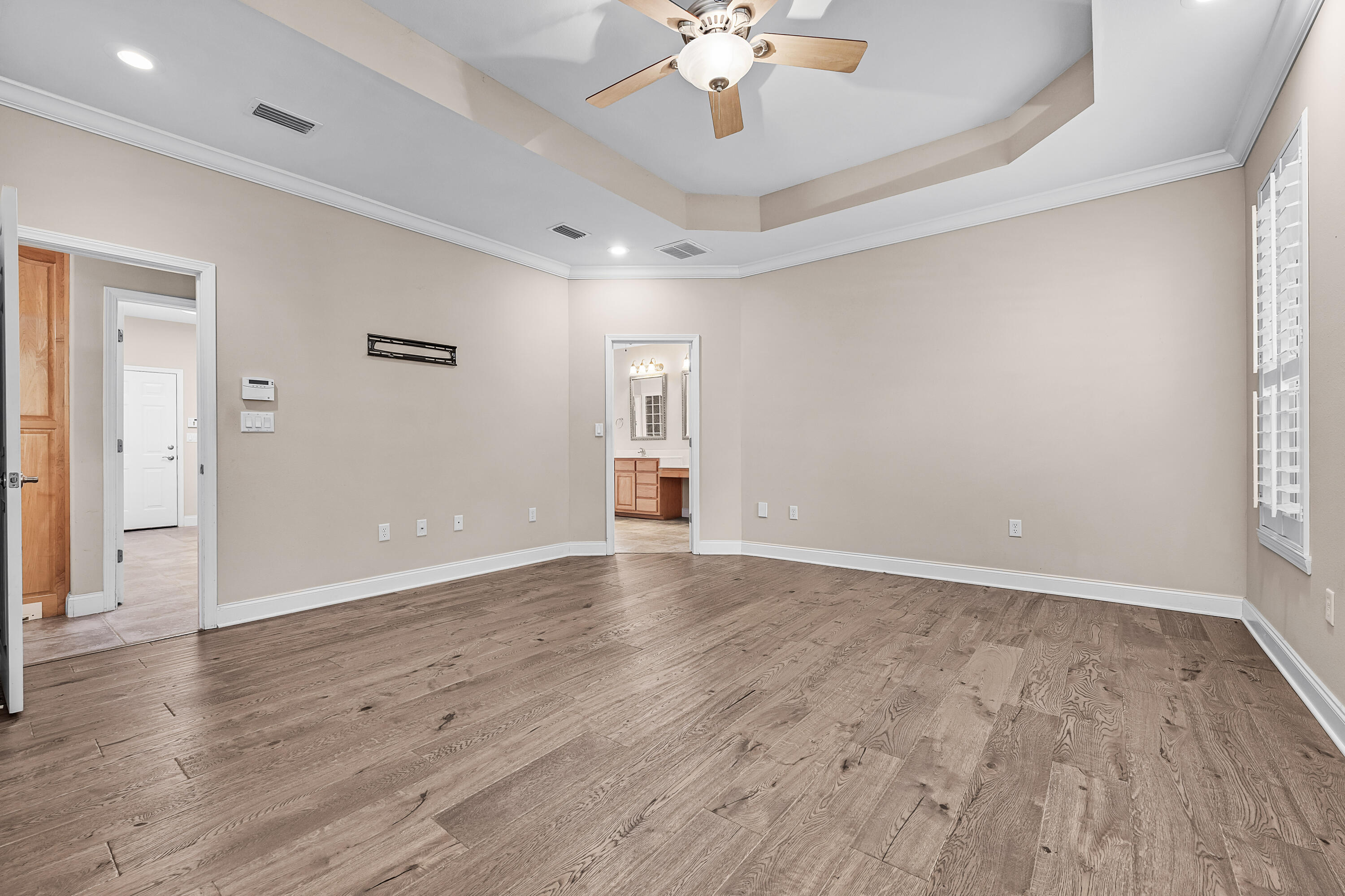 402 Spicebush Court
