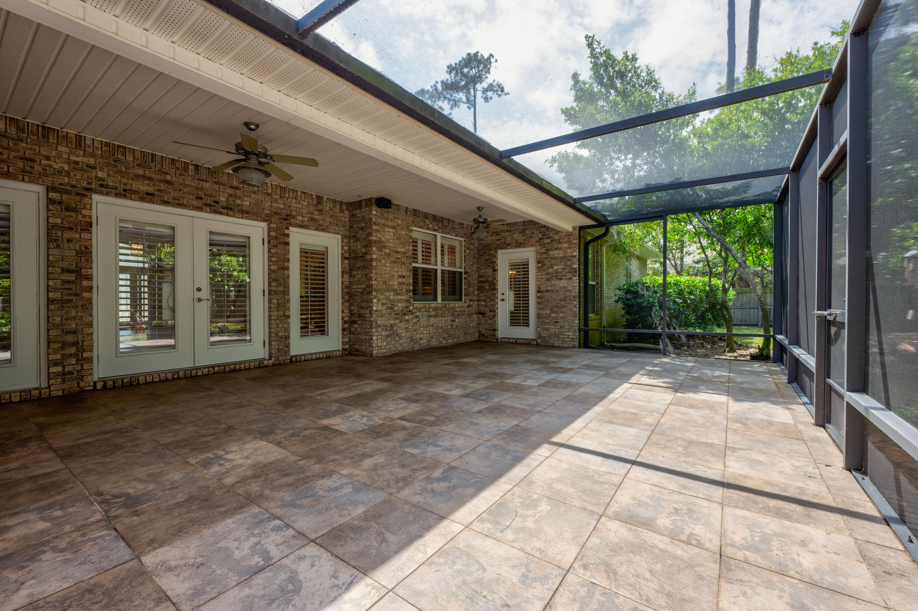 402 Spicebush Court