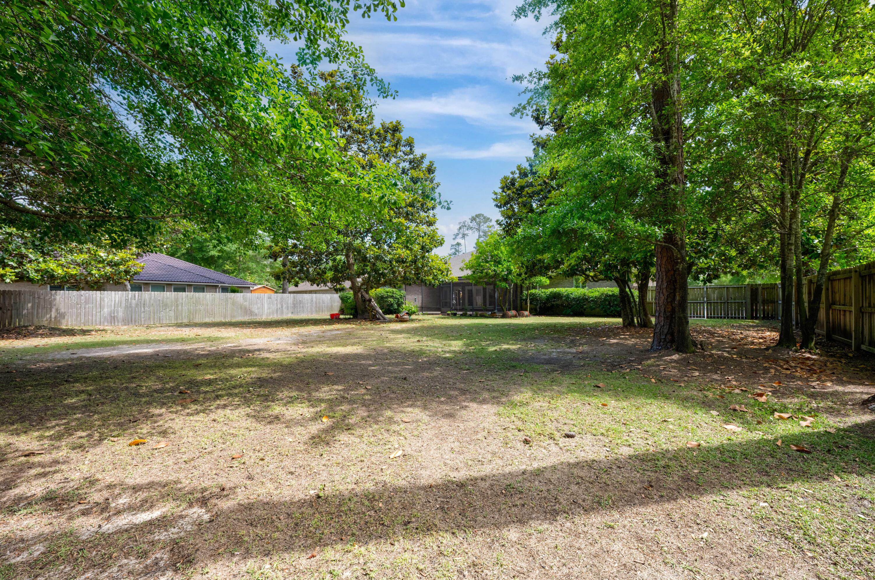 402 Spicebush Court