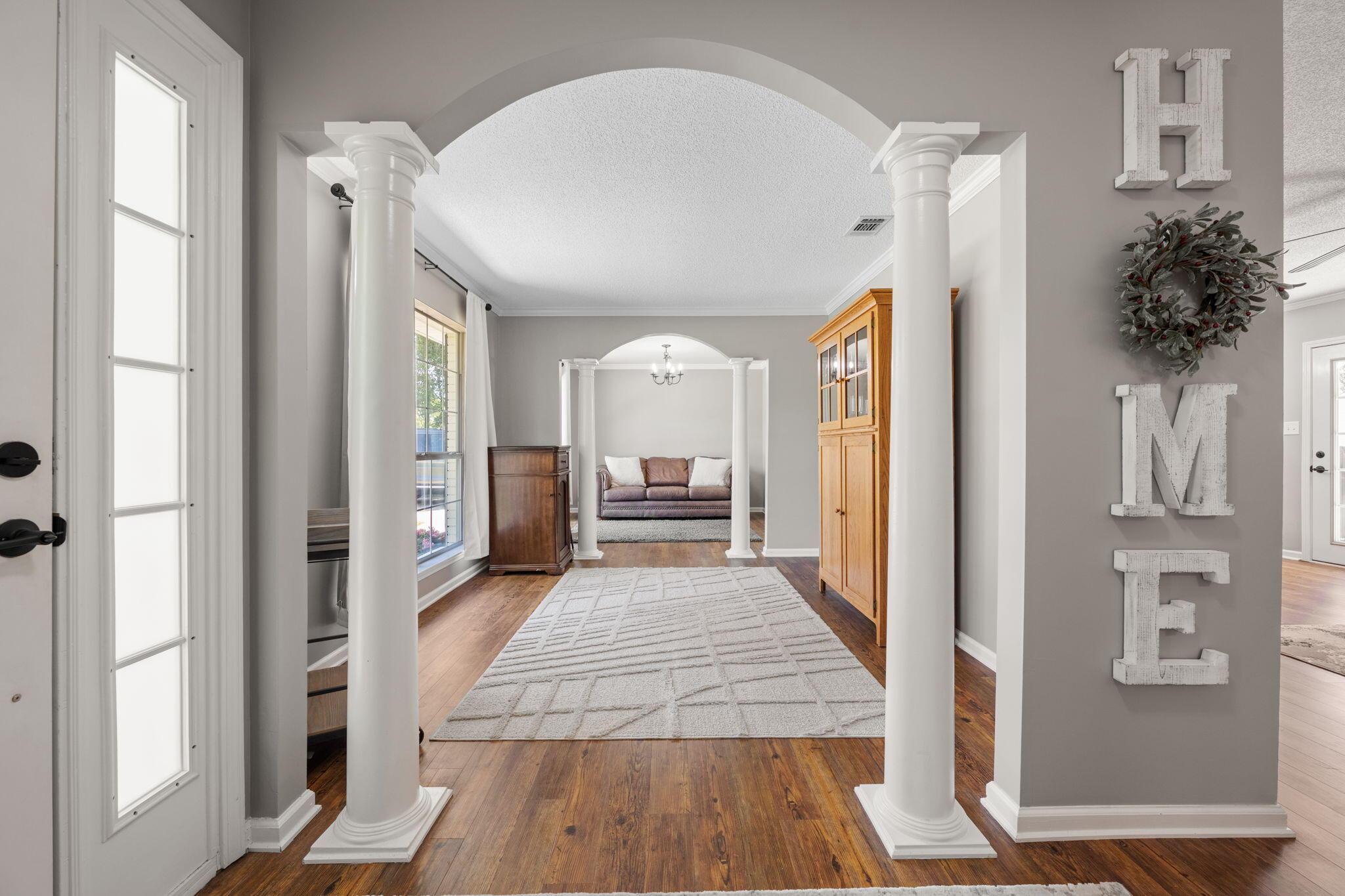 5735 Leesway Boulevard