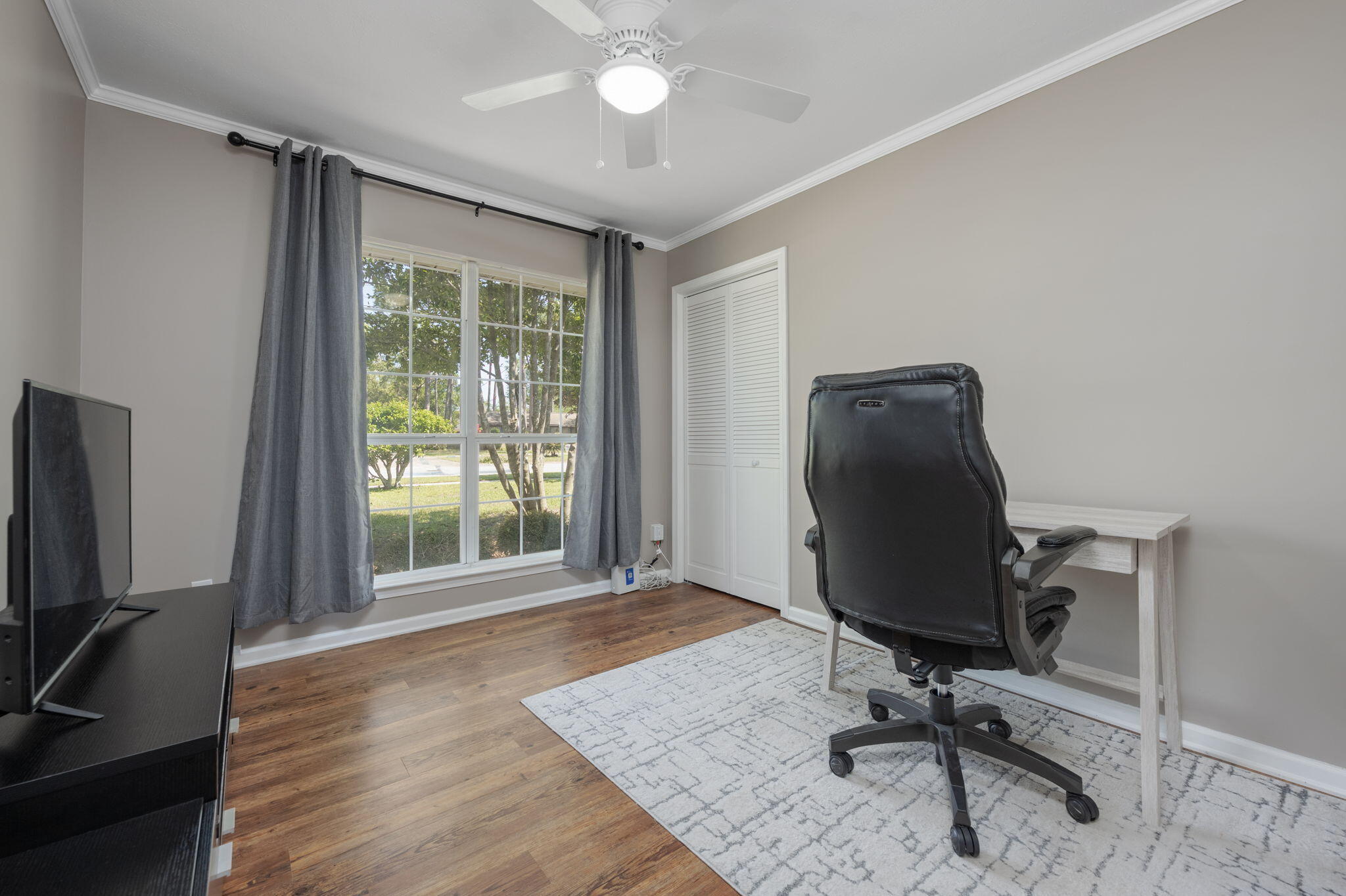 5735 Leesway Boulevard