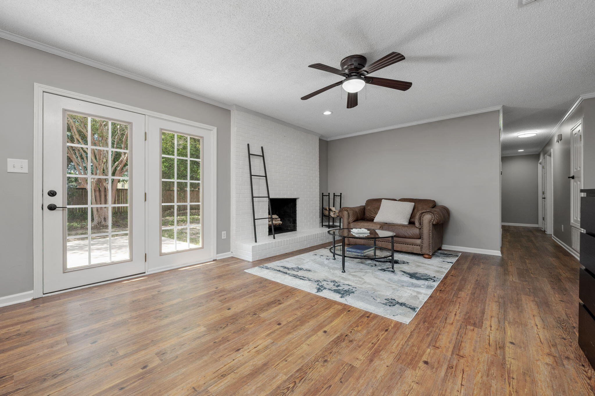 5735 Leesway Boulevard