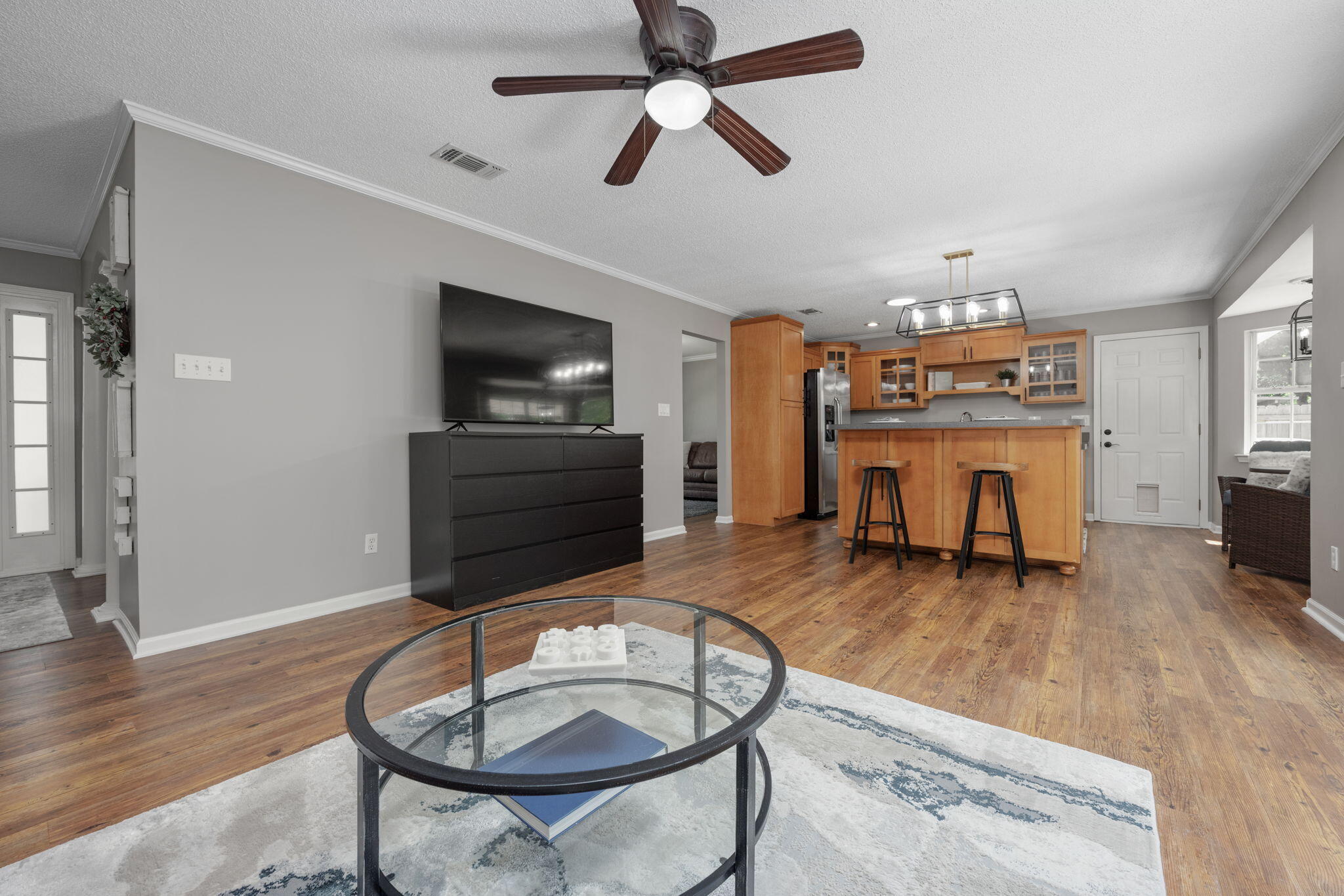 5735 Leesway Boulevard