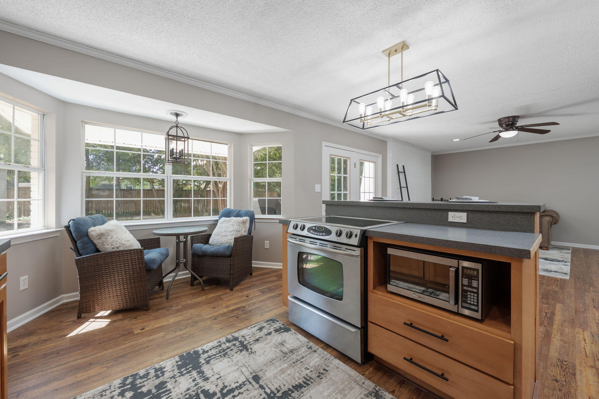 5735 Leesway Boulevard