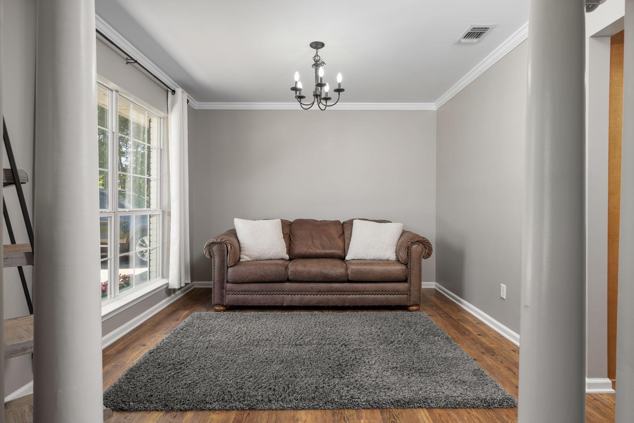 5735 Leesway Boulevard