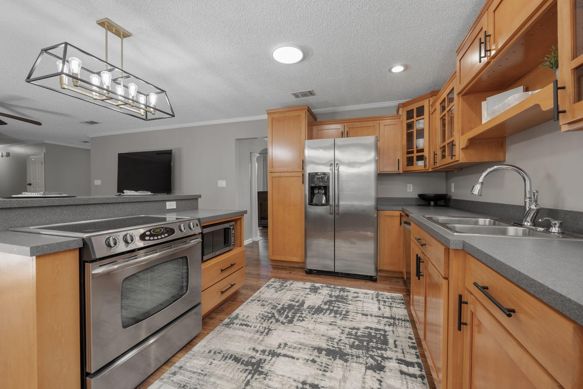 5735 Leesway Boulevard