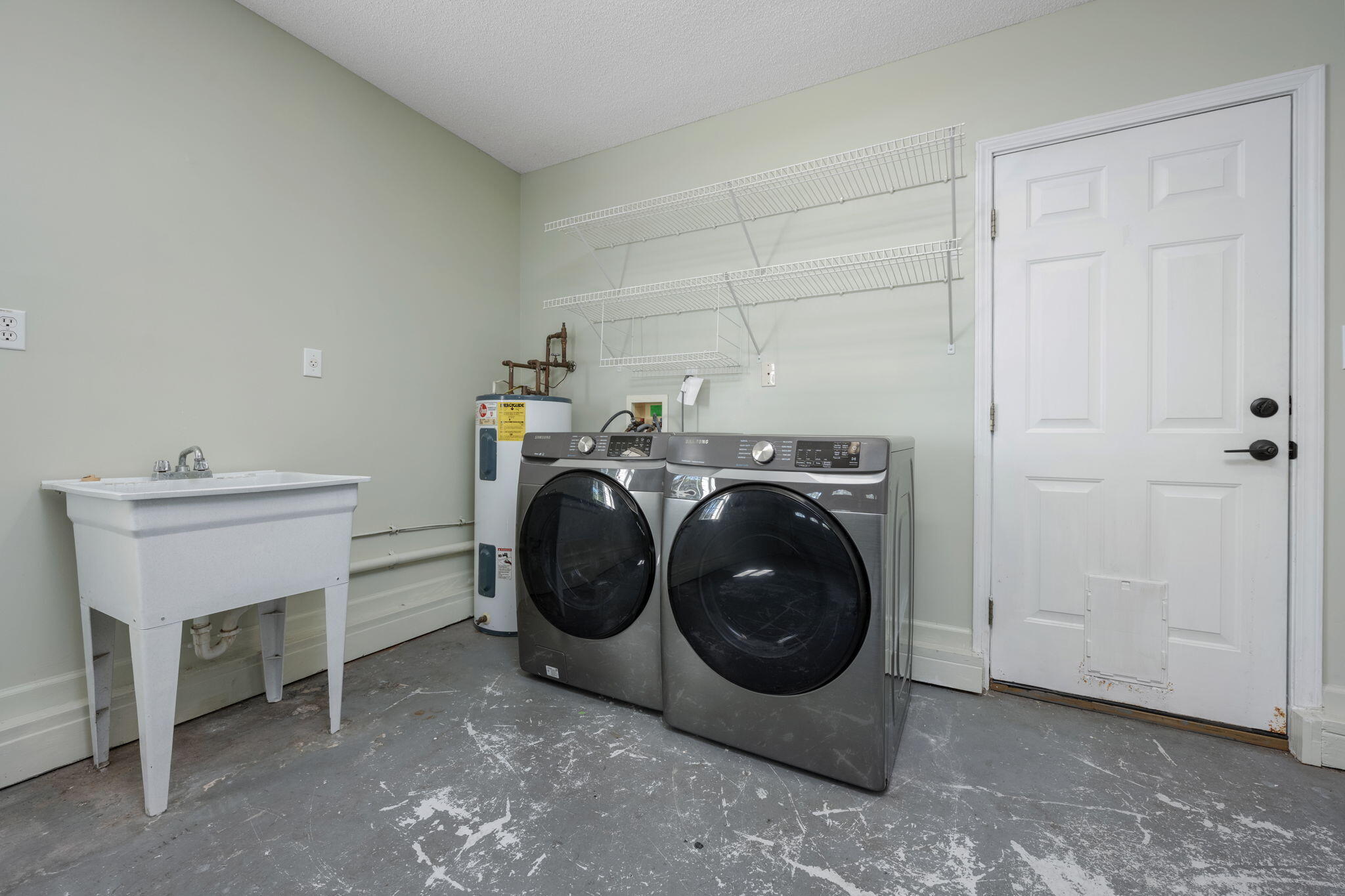 5735 Leesway Boulevard