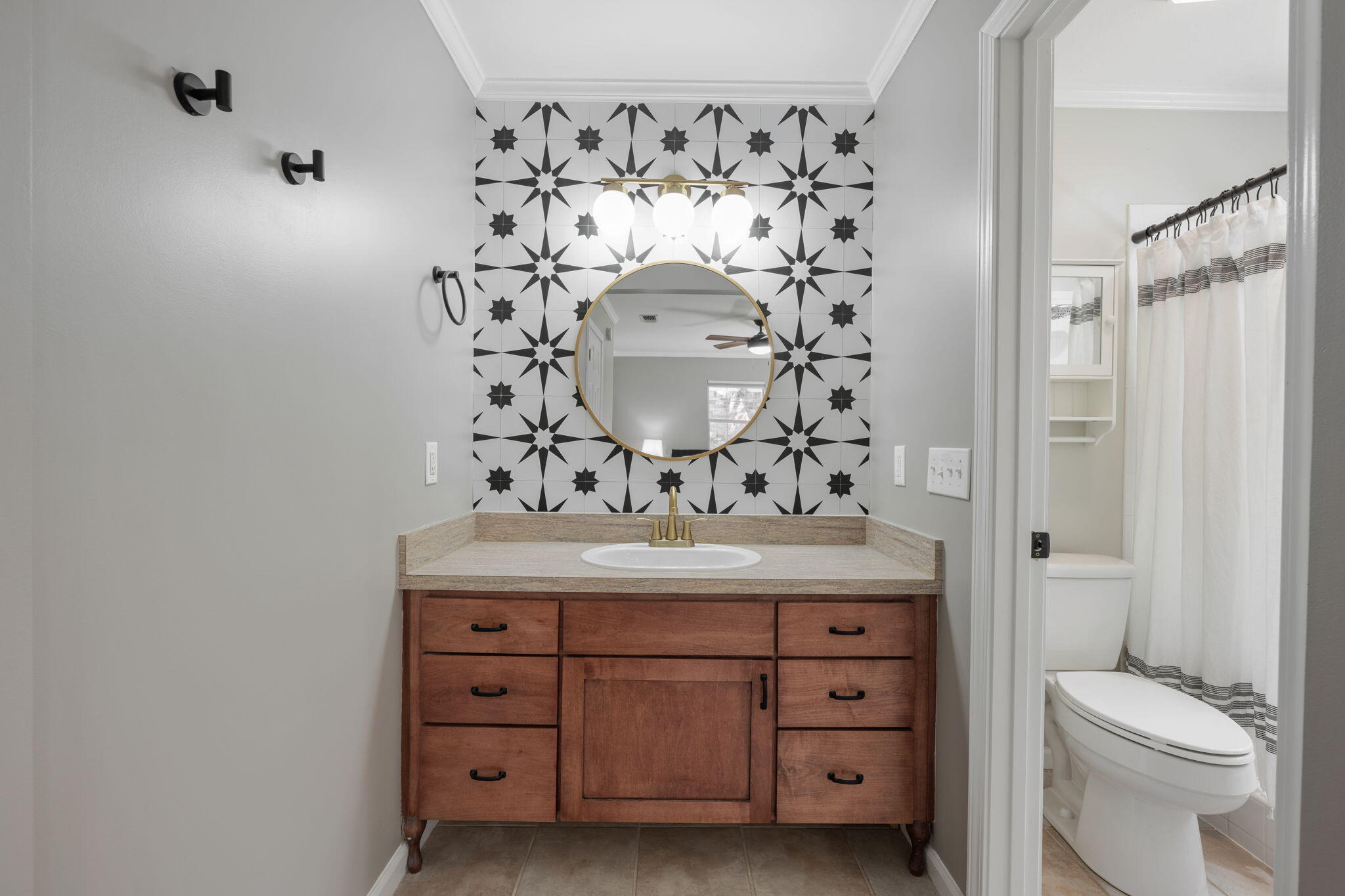 5735 Leesway Boulevard