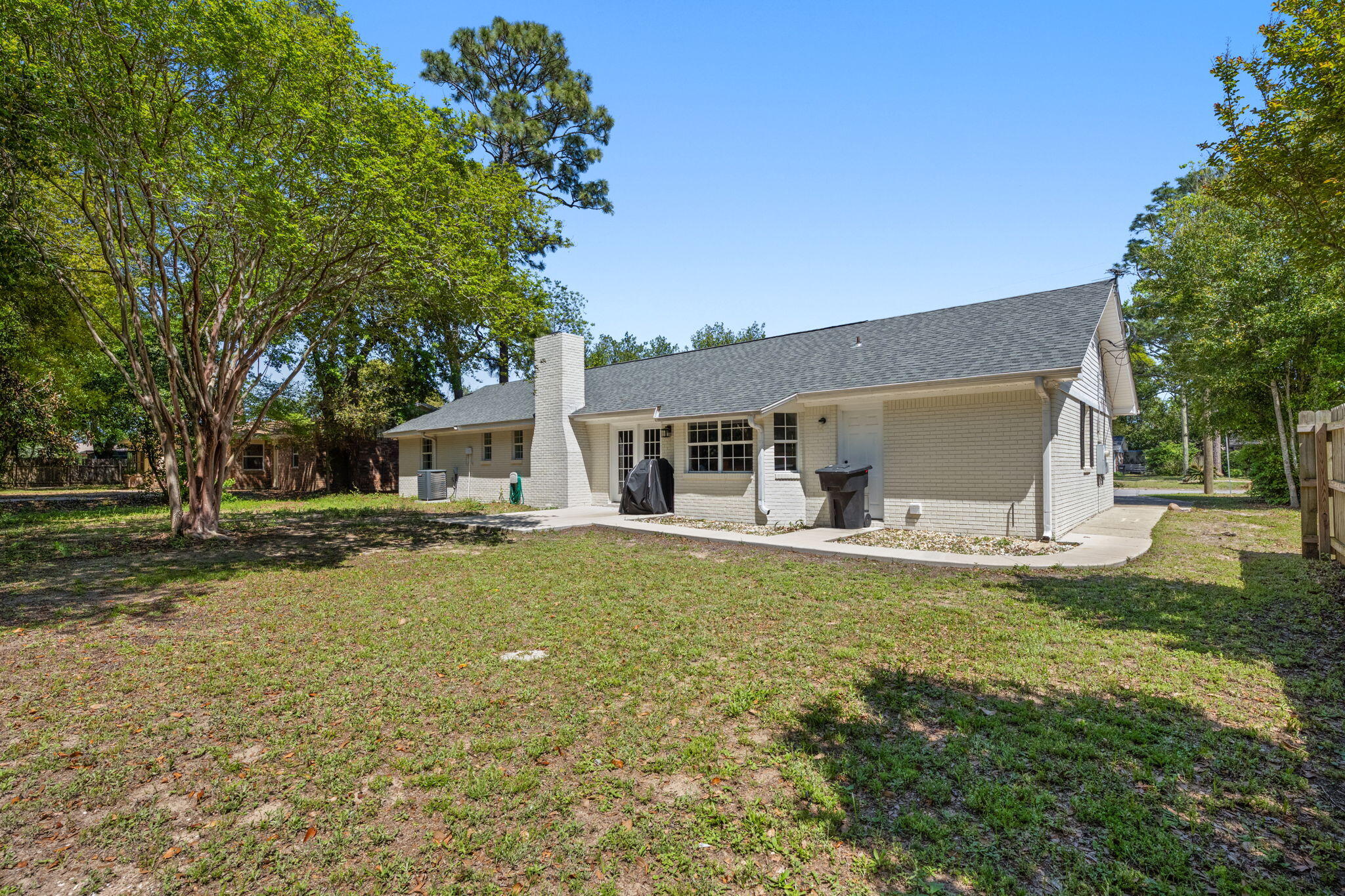 5735 Leesway Boulevard