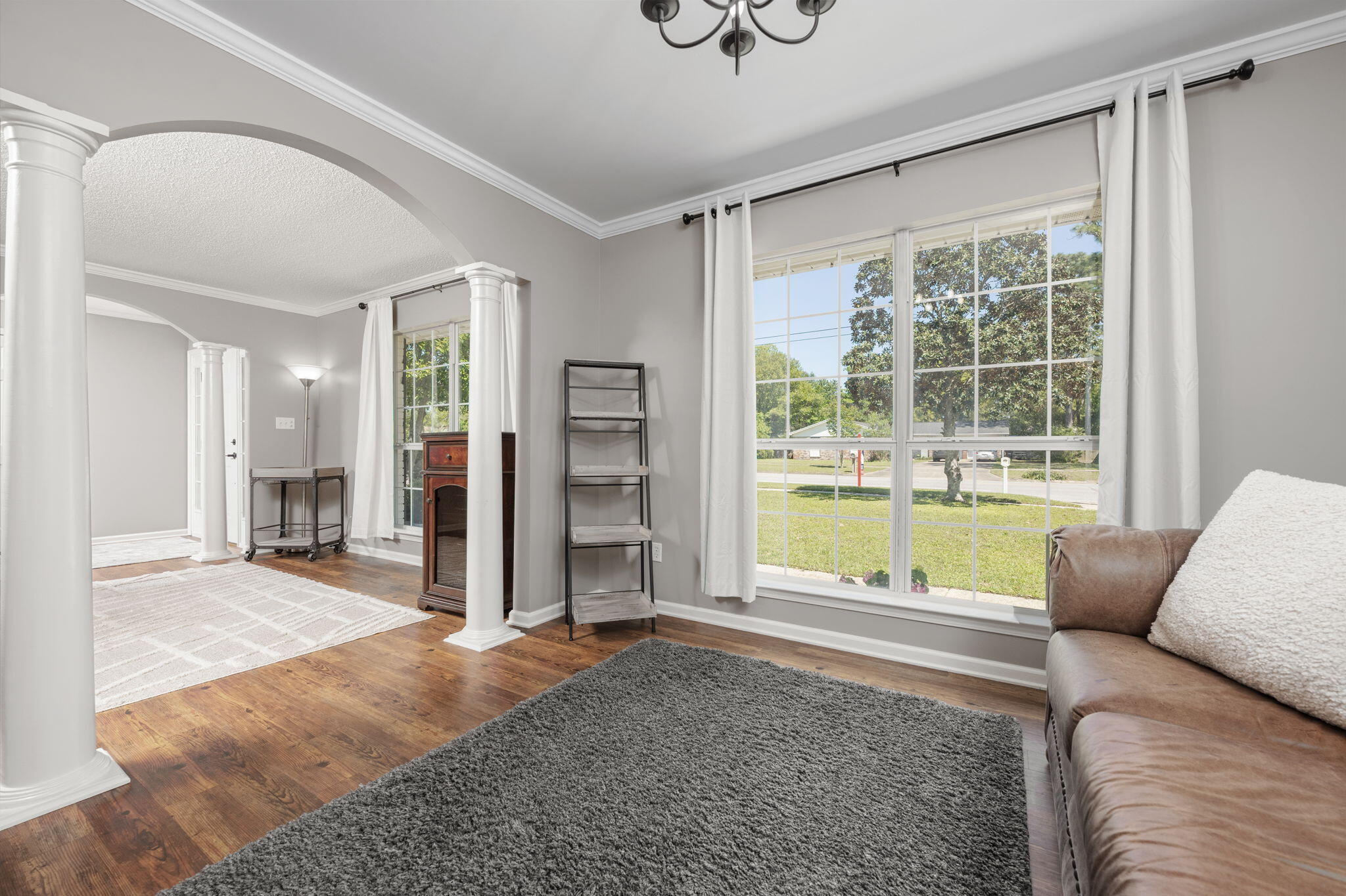 5735 Leesway Boulevard