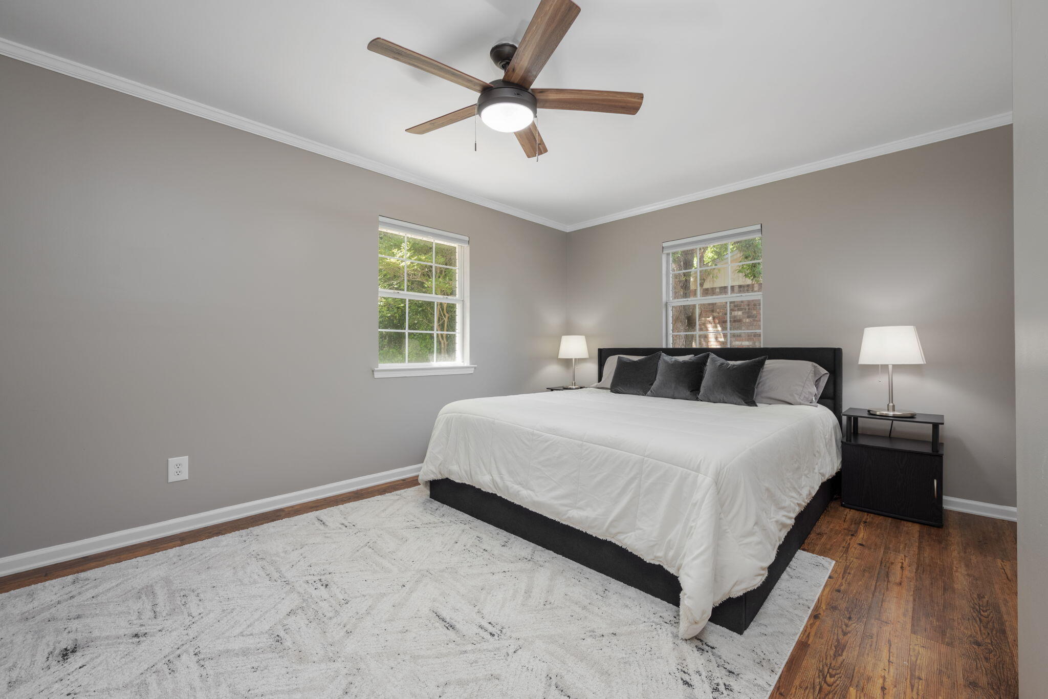 5735 Leesway Boulevard