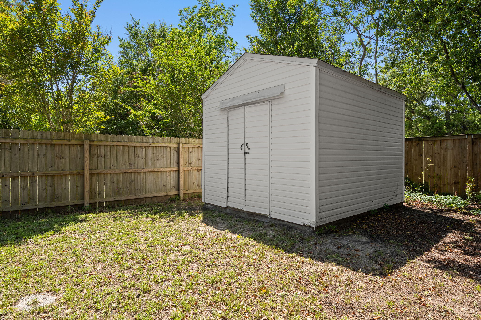 5735 Leesway Boulevard