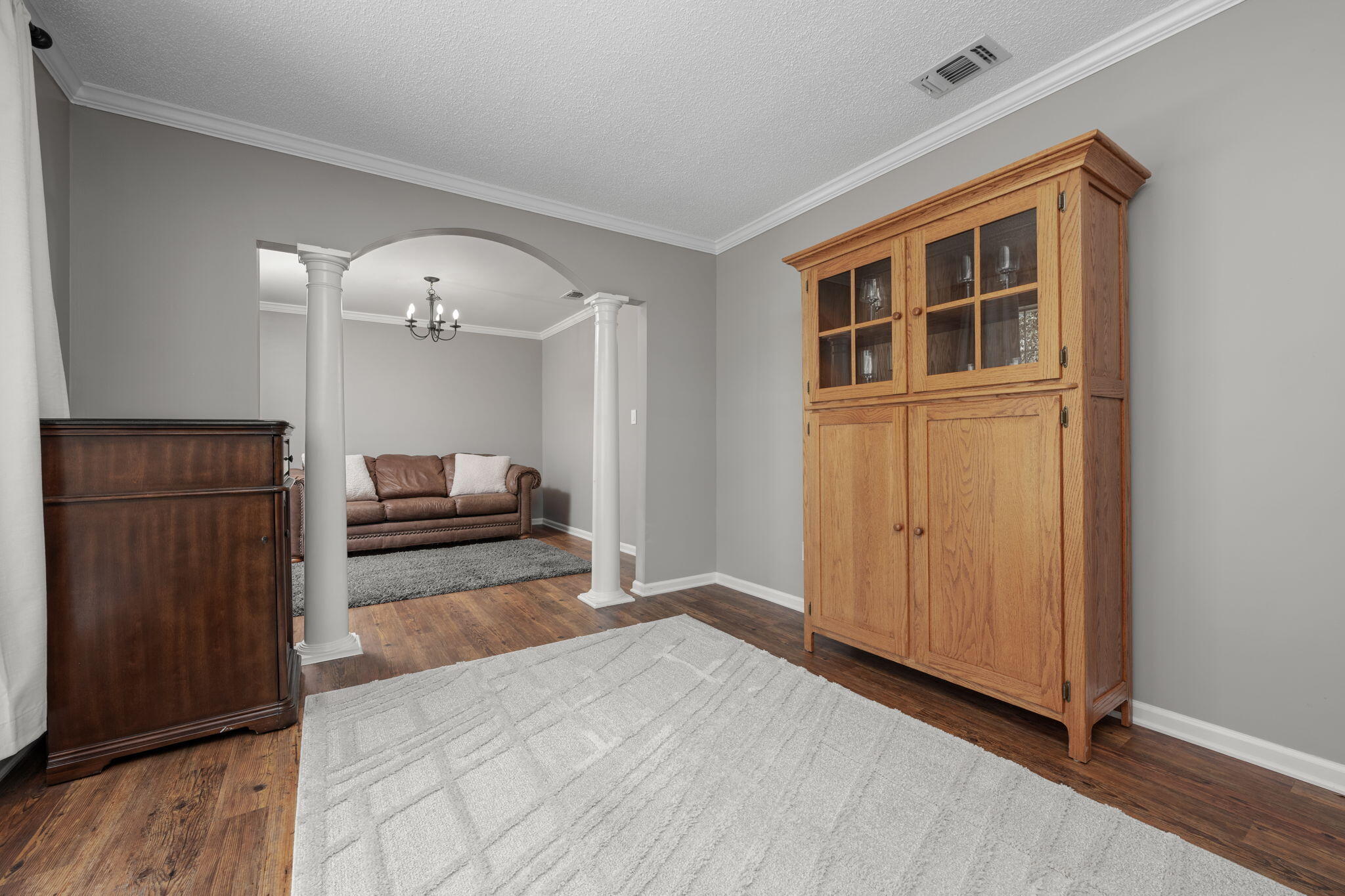 5735 Leesway Boulevard