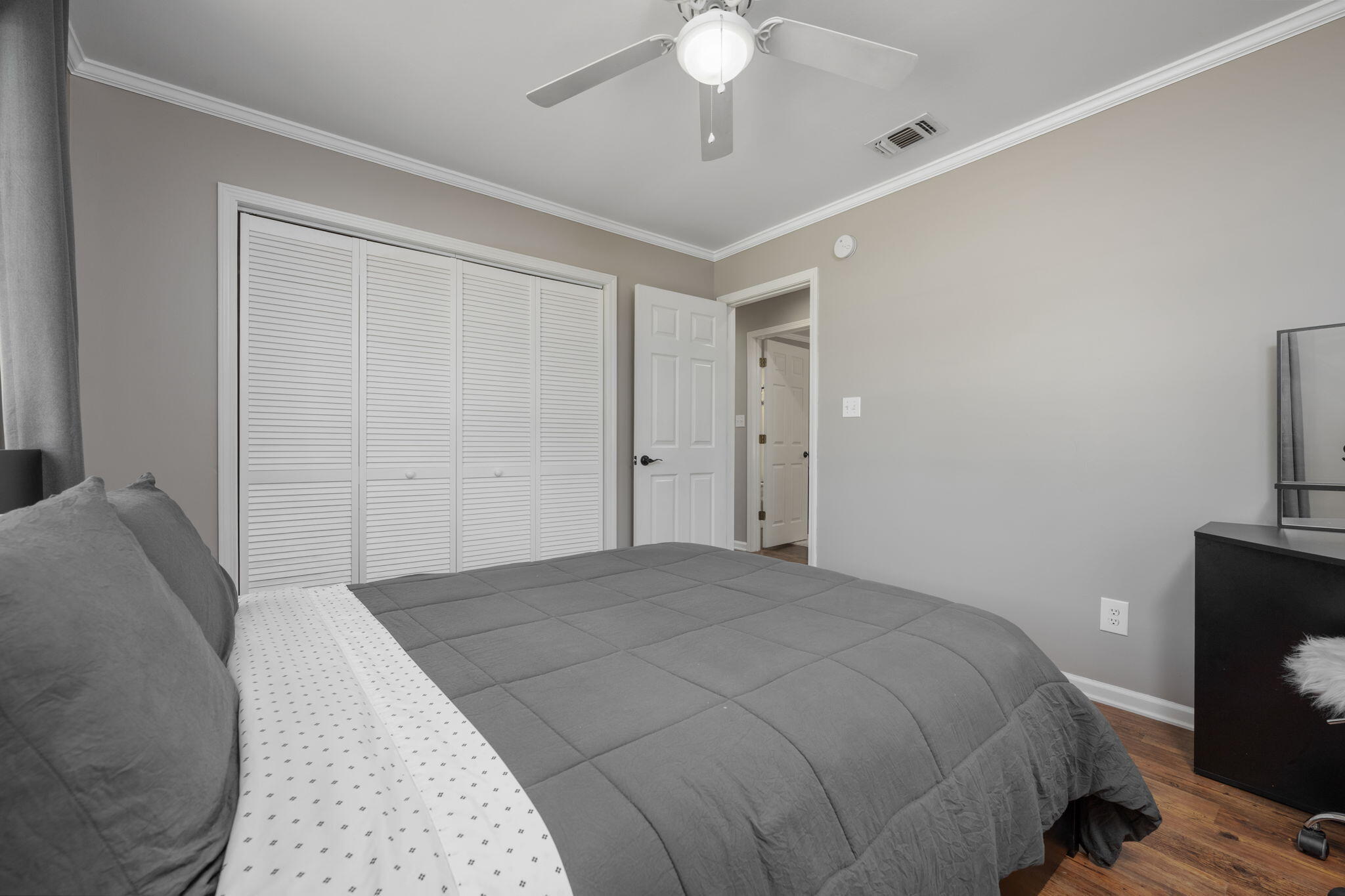 5735 Leesway Boulevard