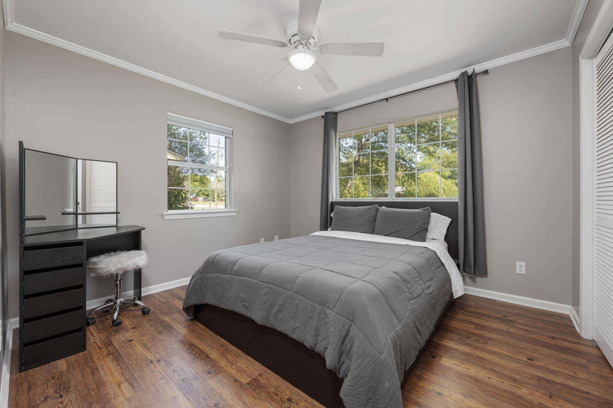 5735 Leesway Boulevard