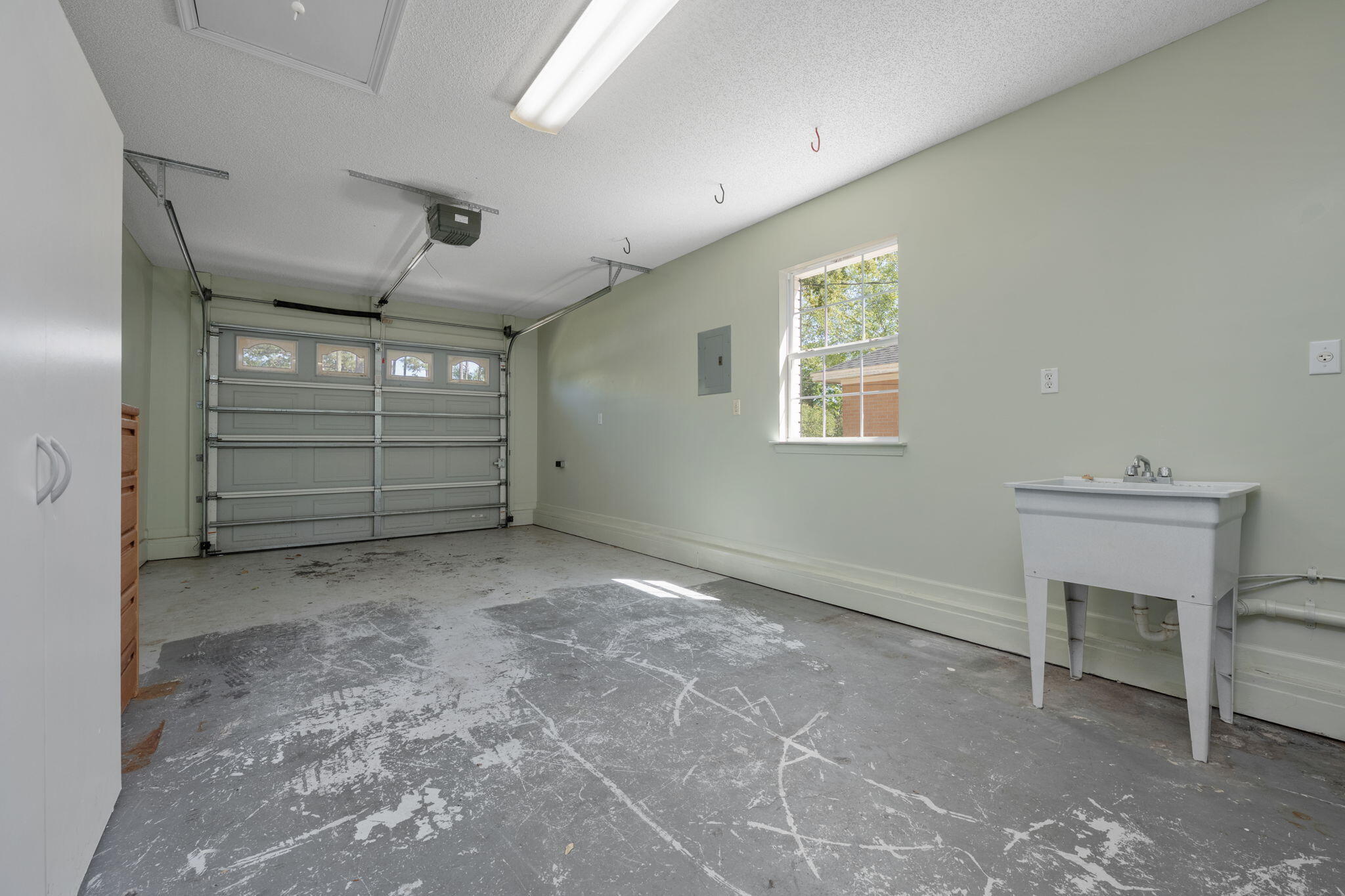 5735 Leesway Boulevard