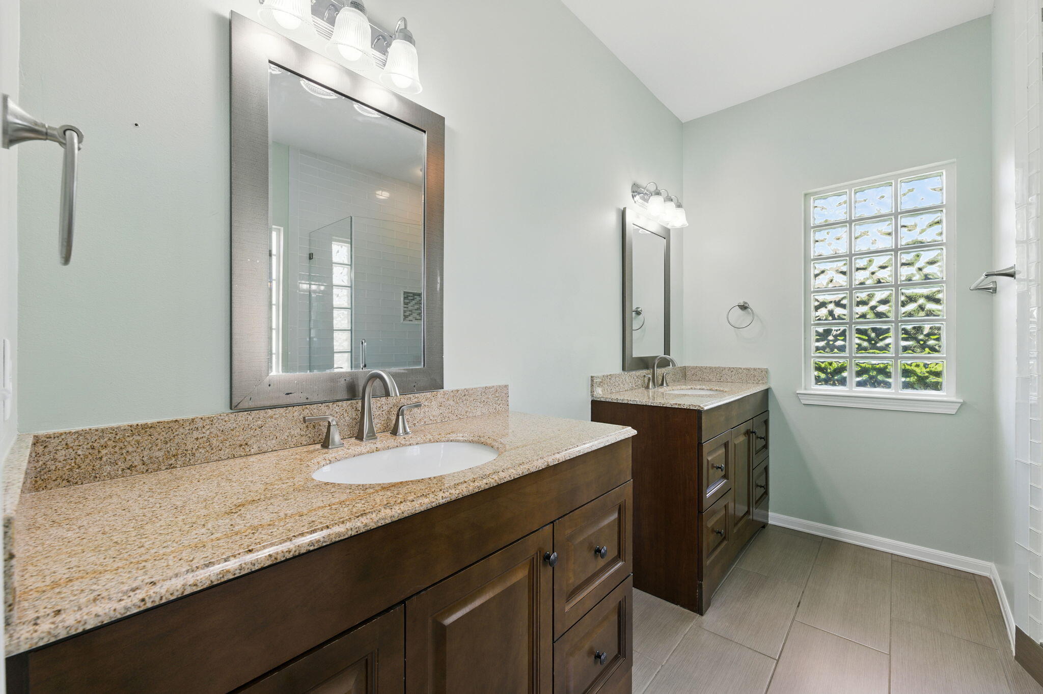 4321 Hidden Lakes Drive