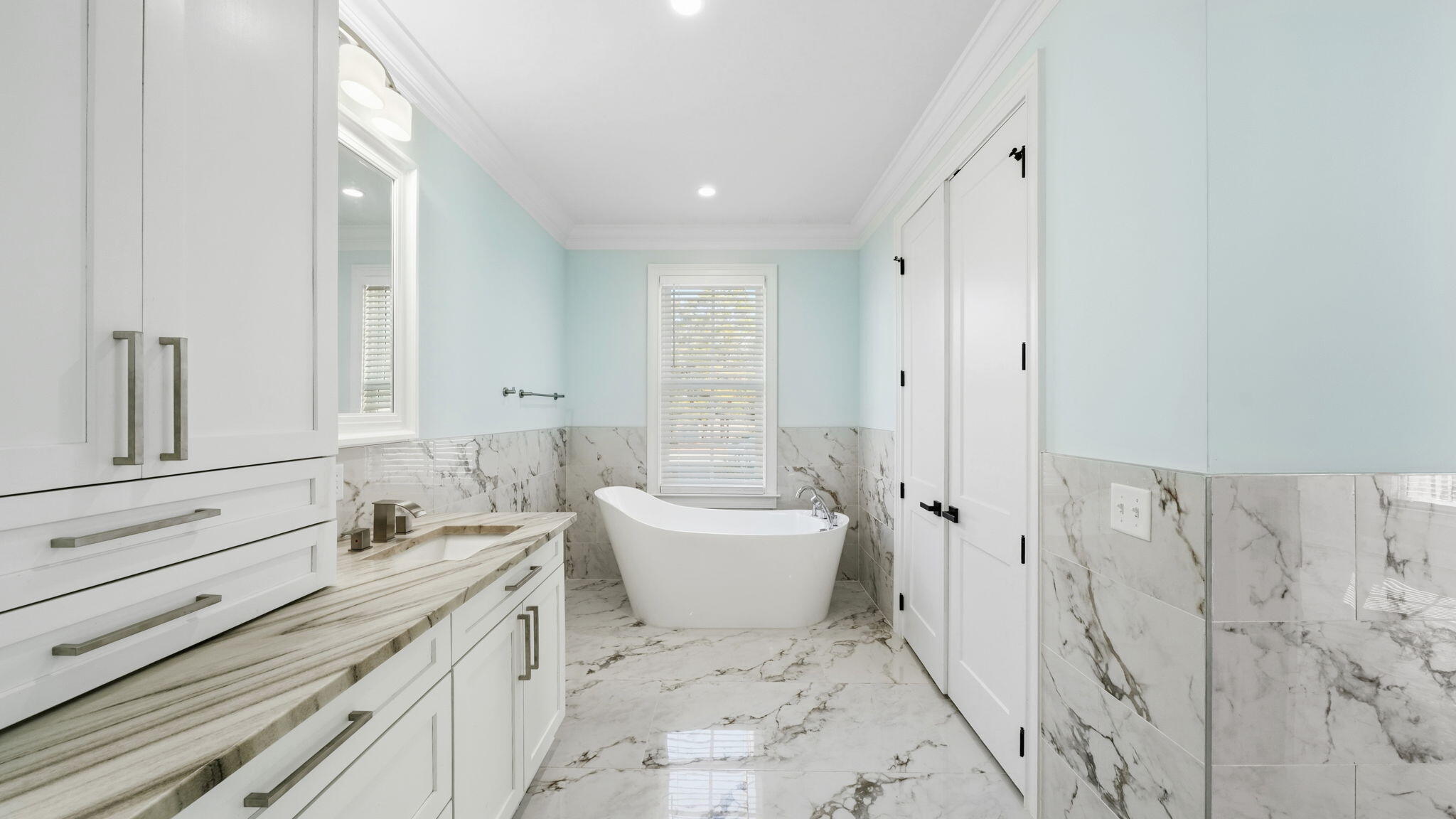 165 Staggerbush Street