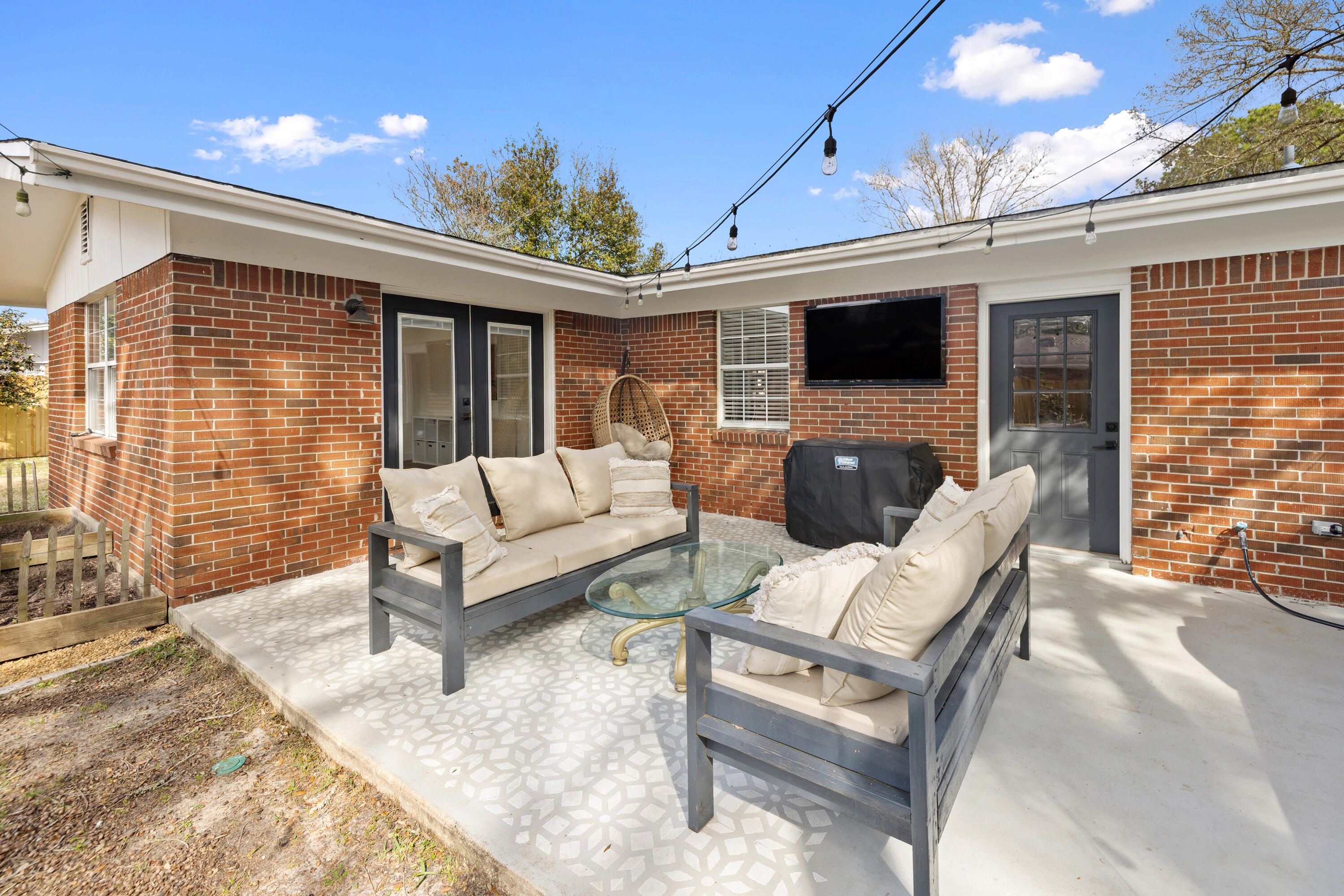 613 NE Merioneth Drive