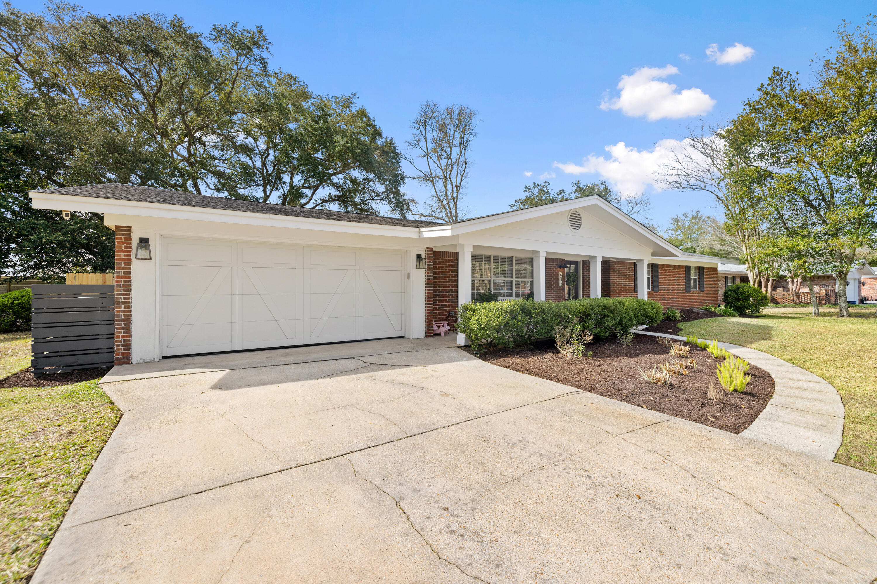 613 NE Merioneth Drive