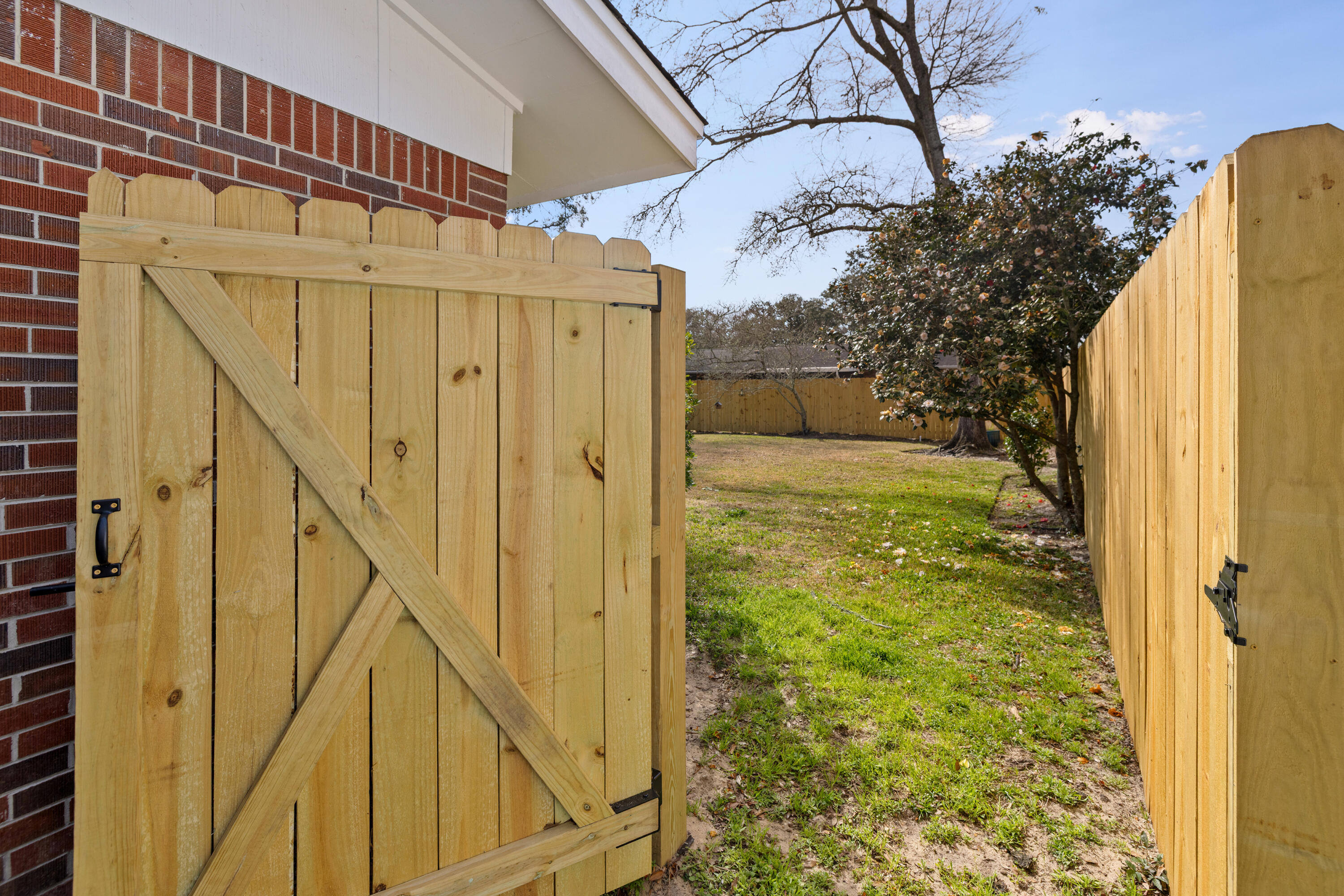 613 NE Merioneth Drive