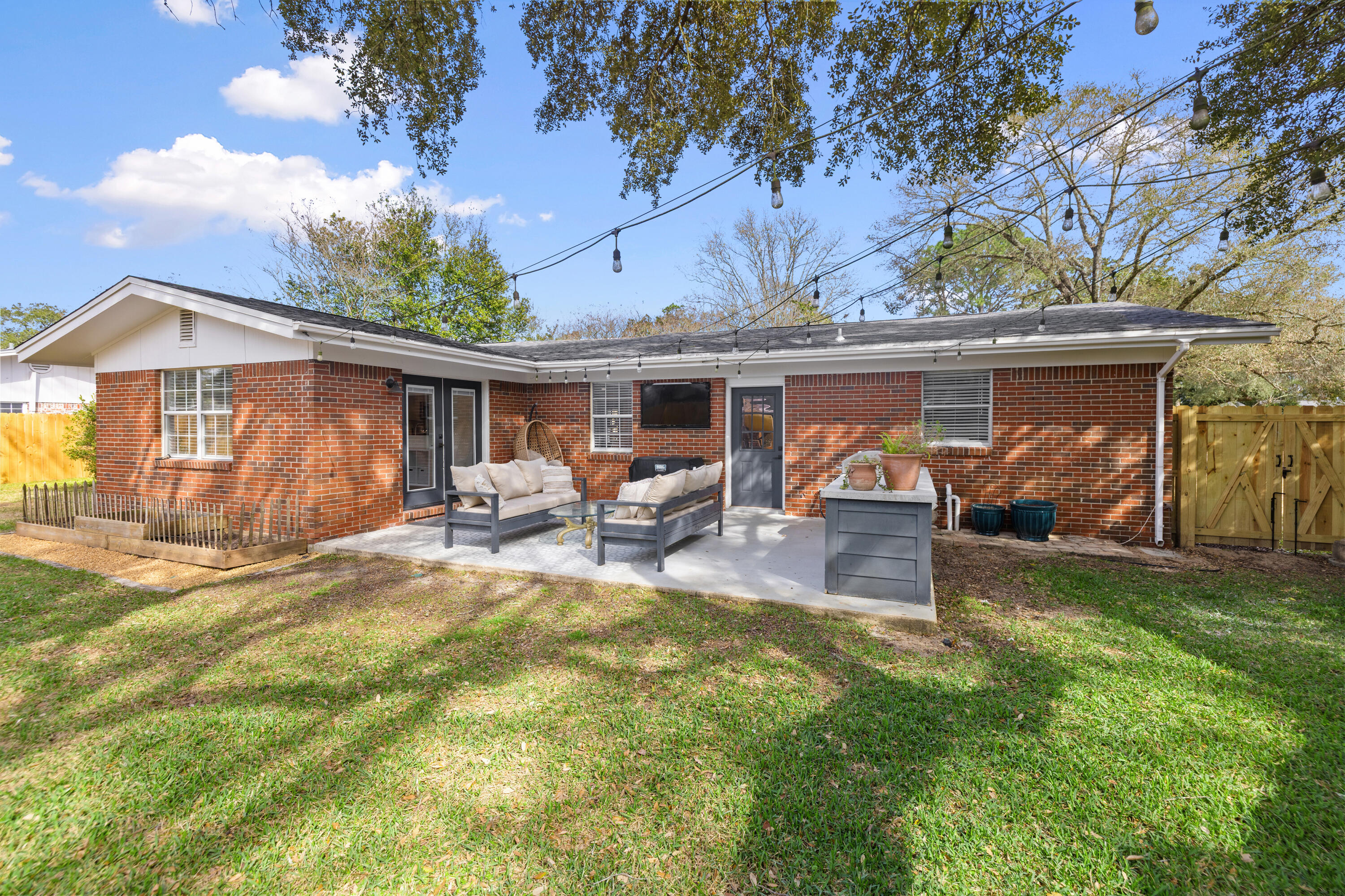 613 NE Merioneth Drive