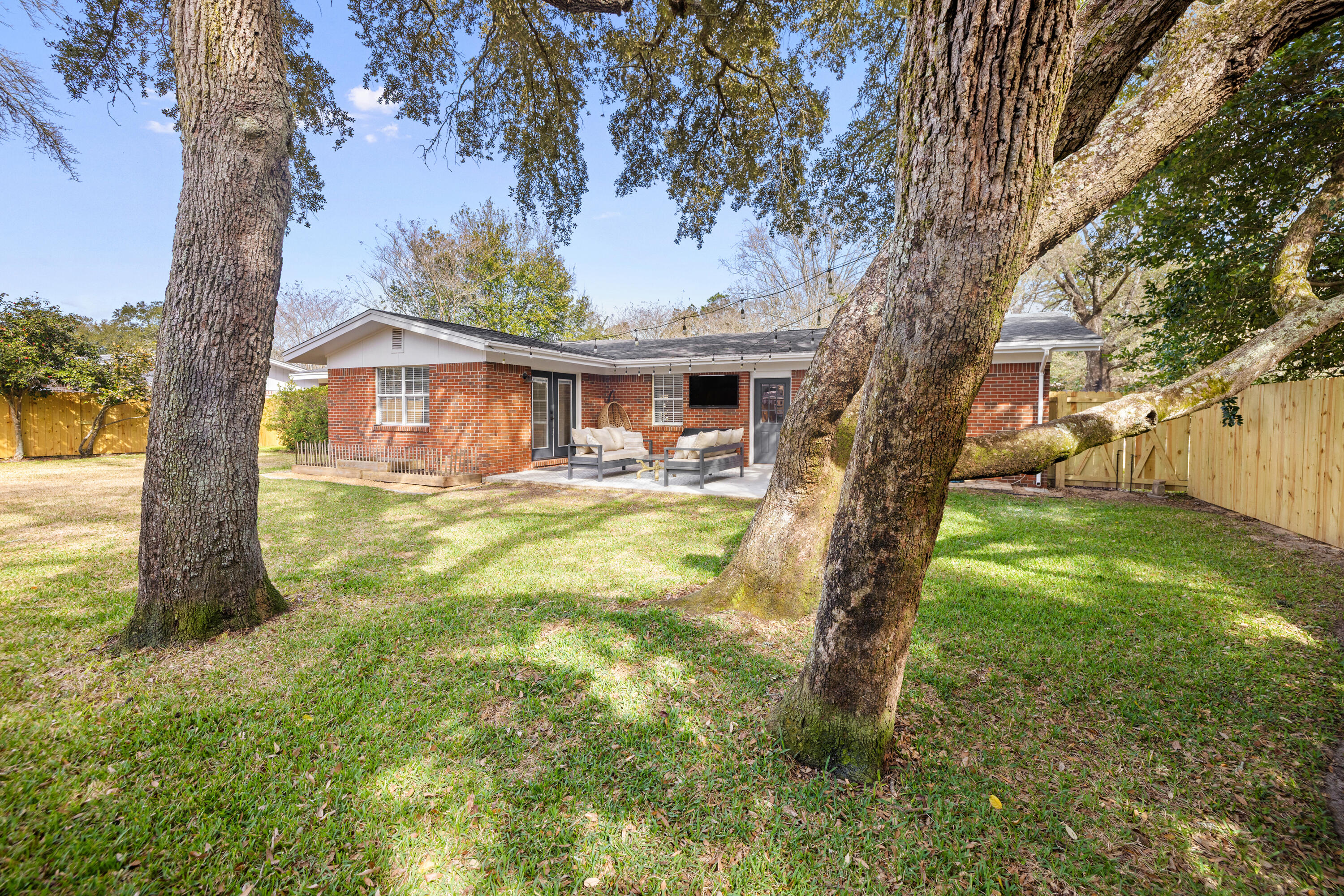 613 NE Merioneth Drive