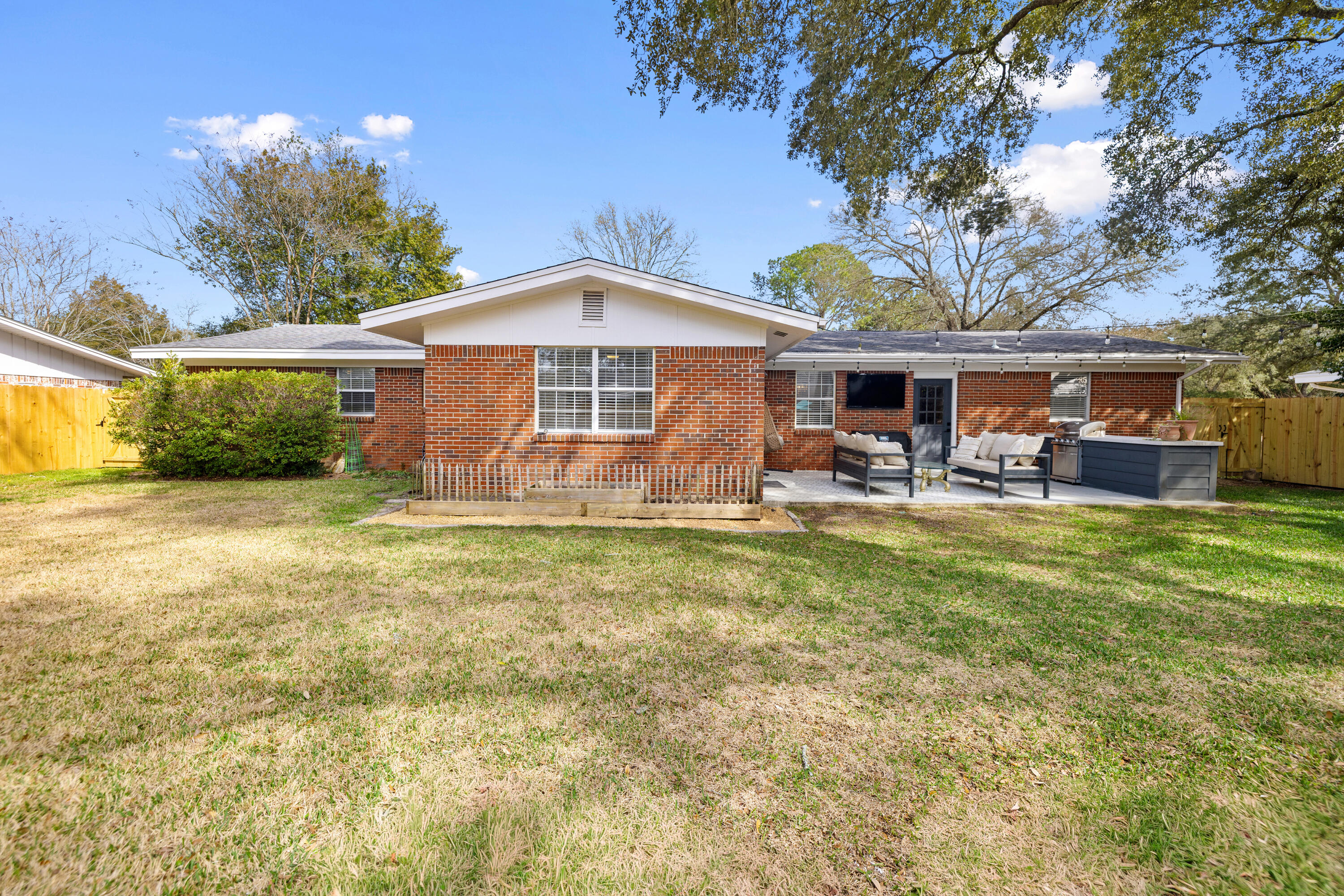 613 NE Merioneth Drive