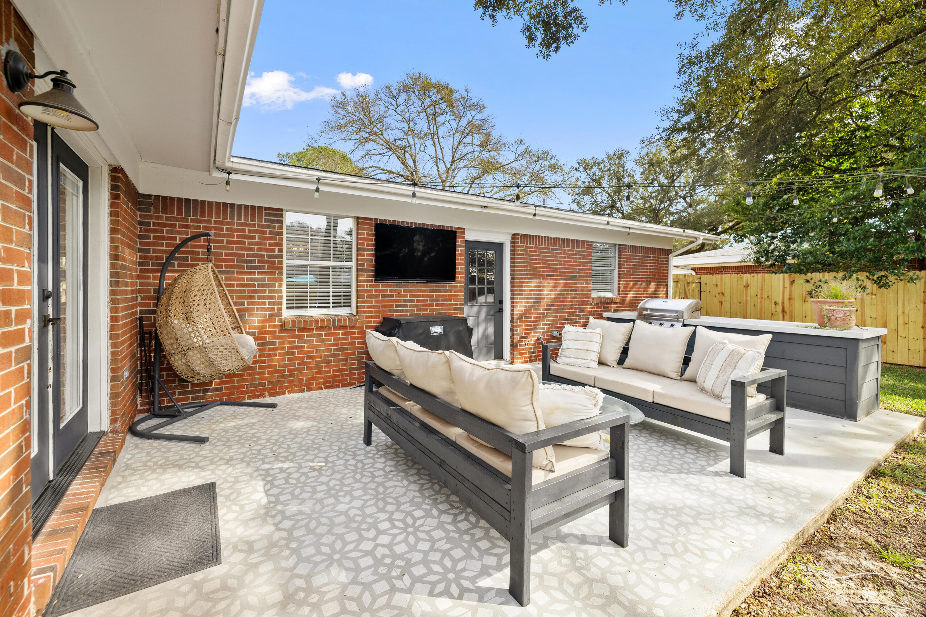 613 NE Merioneth Drive