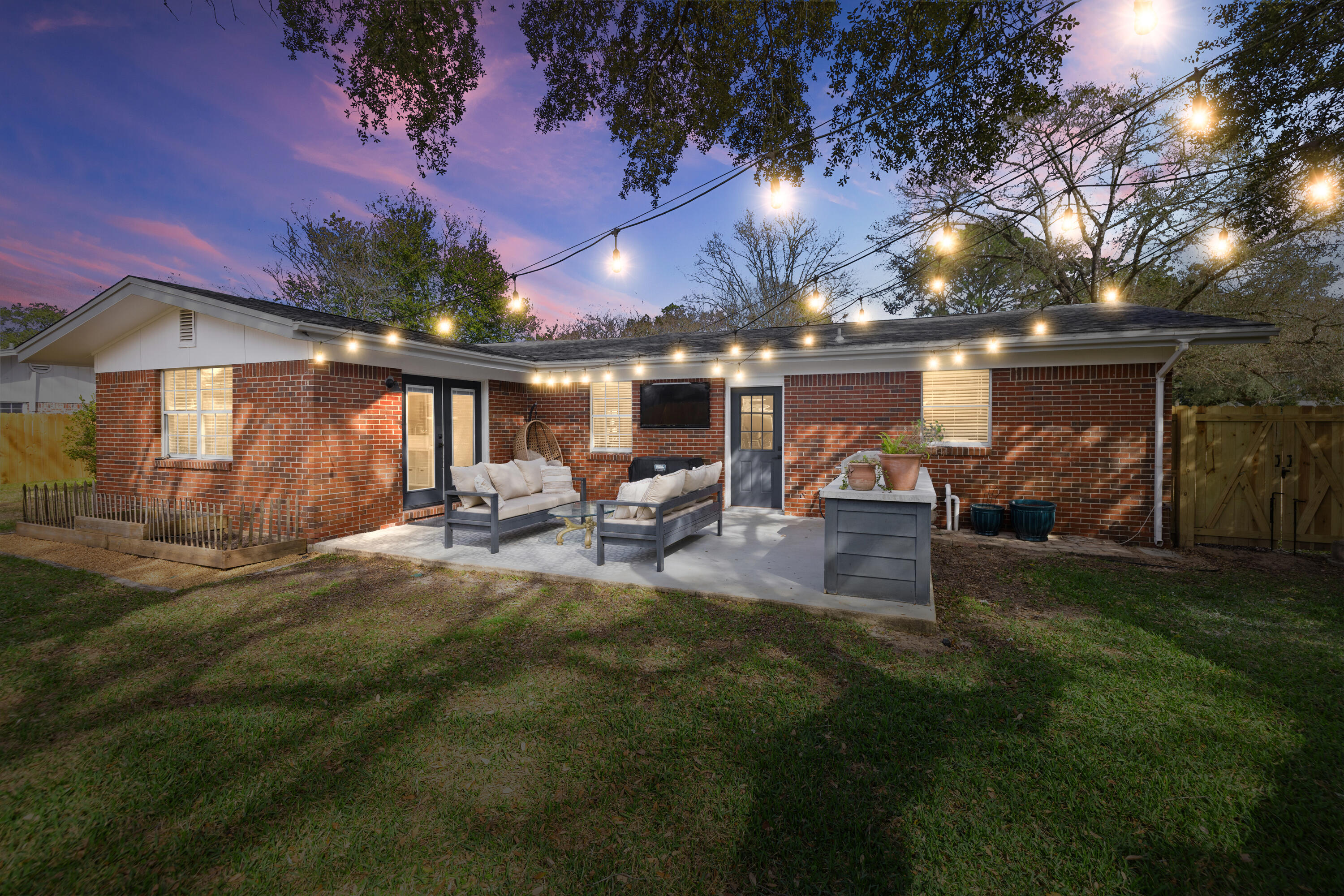 613 NE Merioneth Drive