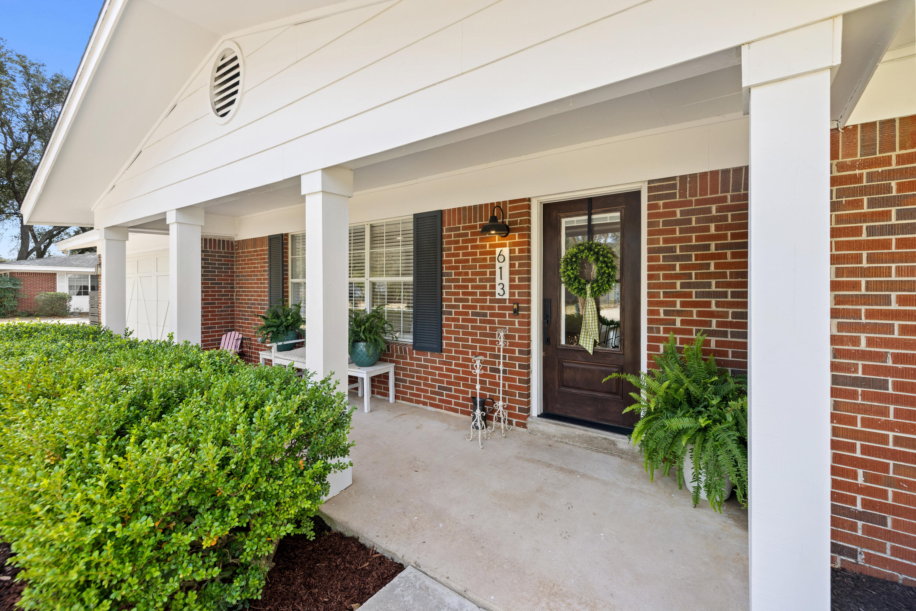 613 NE Merioneth Drive