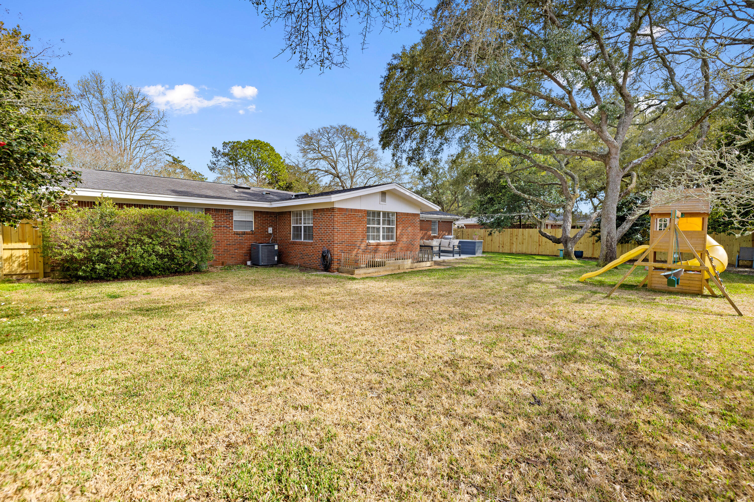 613 NE Merioneth Drive