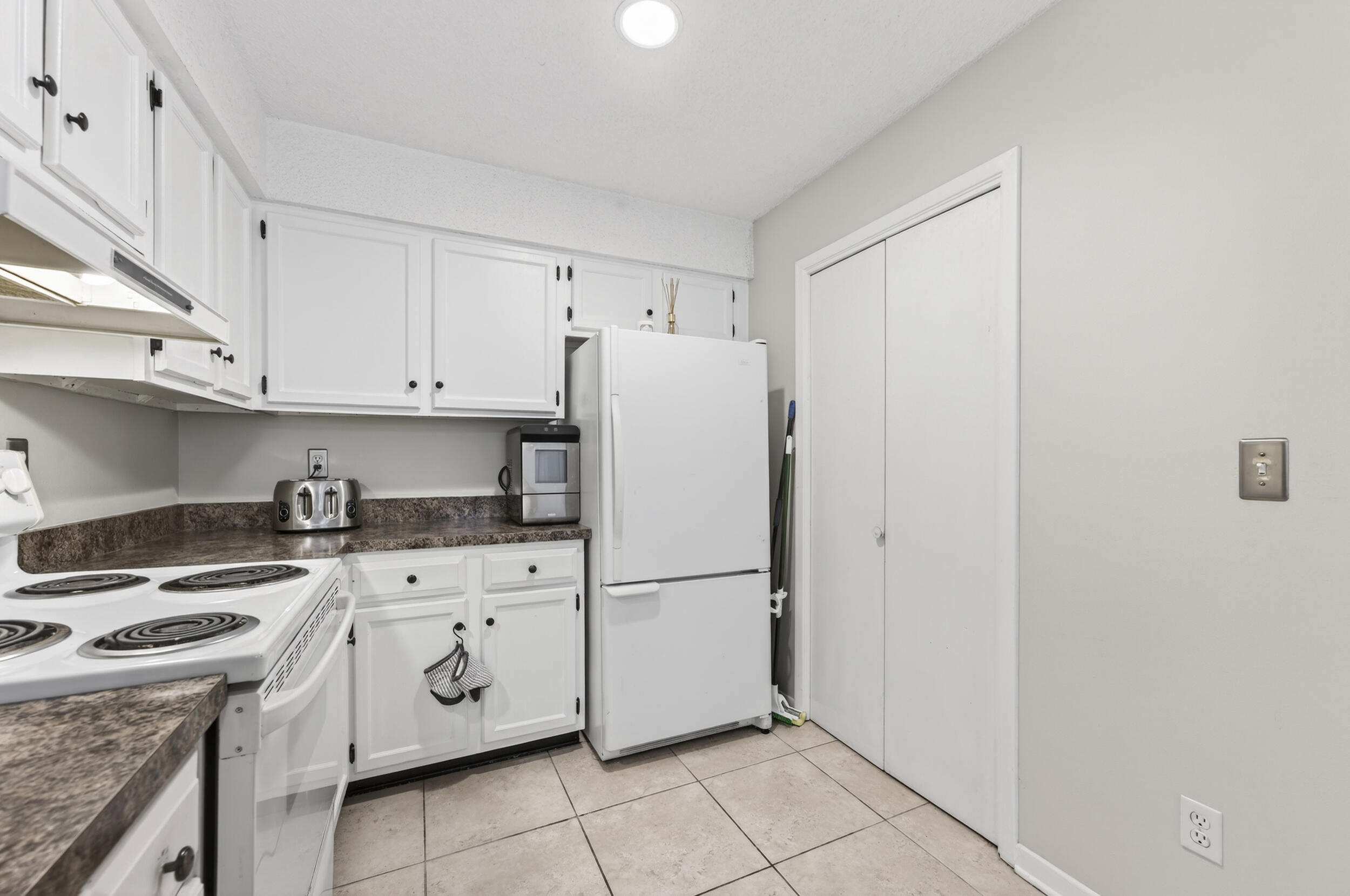 55 Bay Drive 2101