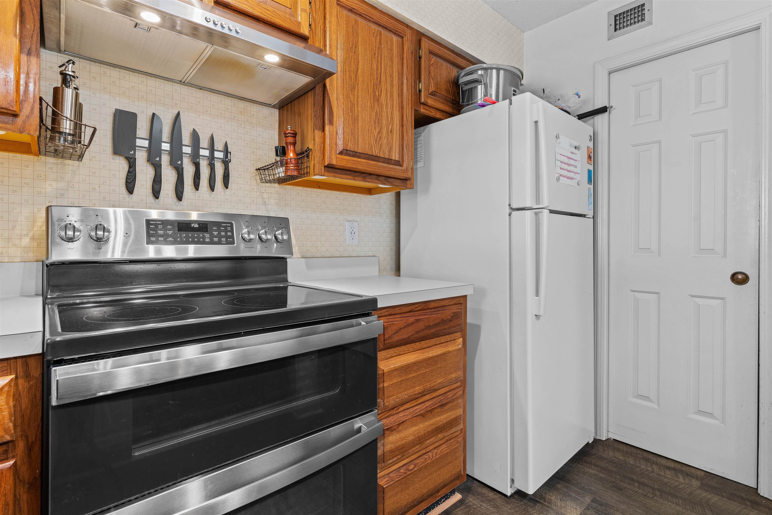 207 Queen Elizabeth Avenue Unit 34