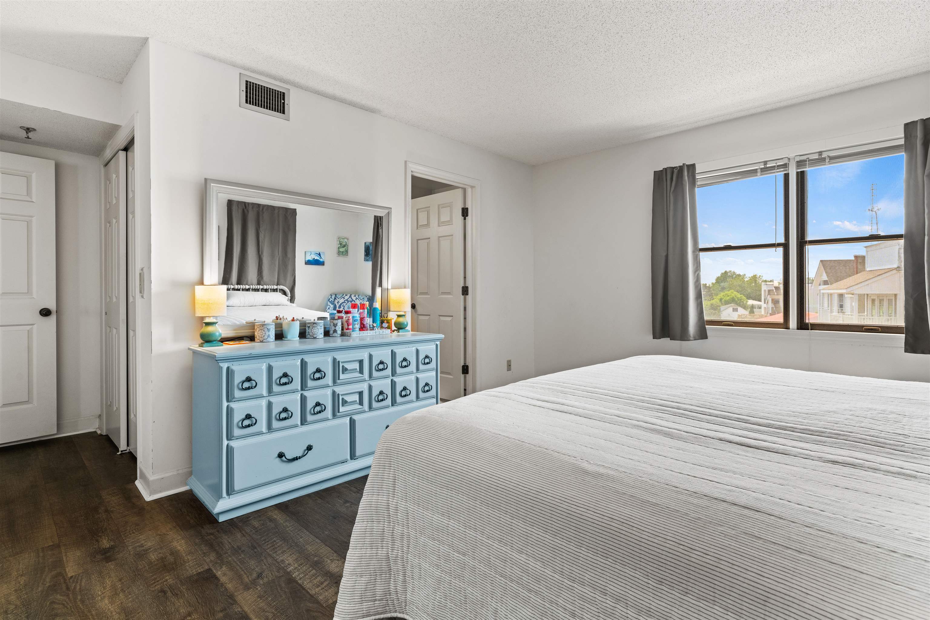 207 Queen Elizabeth Avenue Unit 34