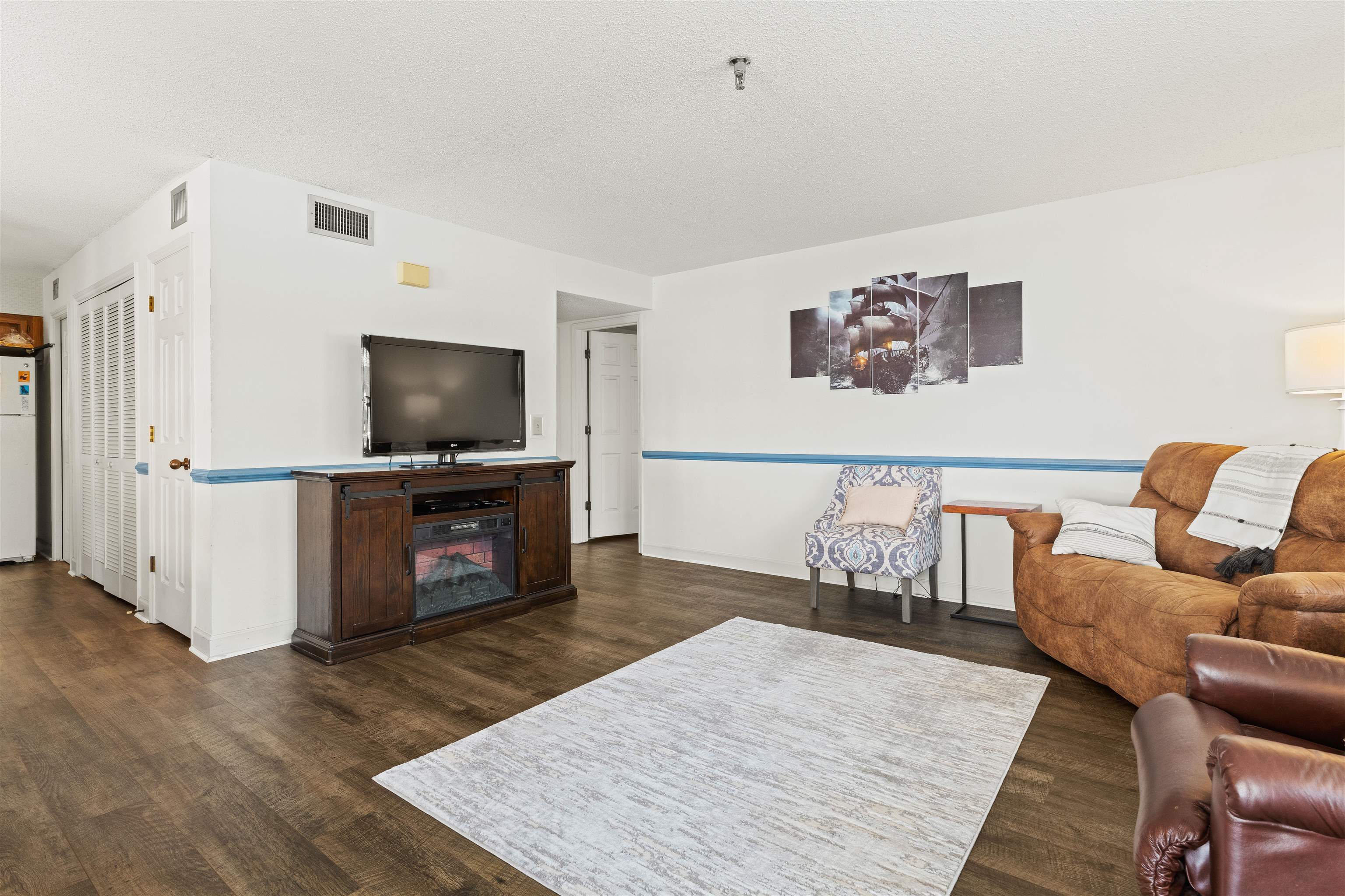 207 Queen Elizabeth Avenue Unit 34