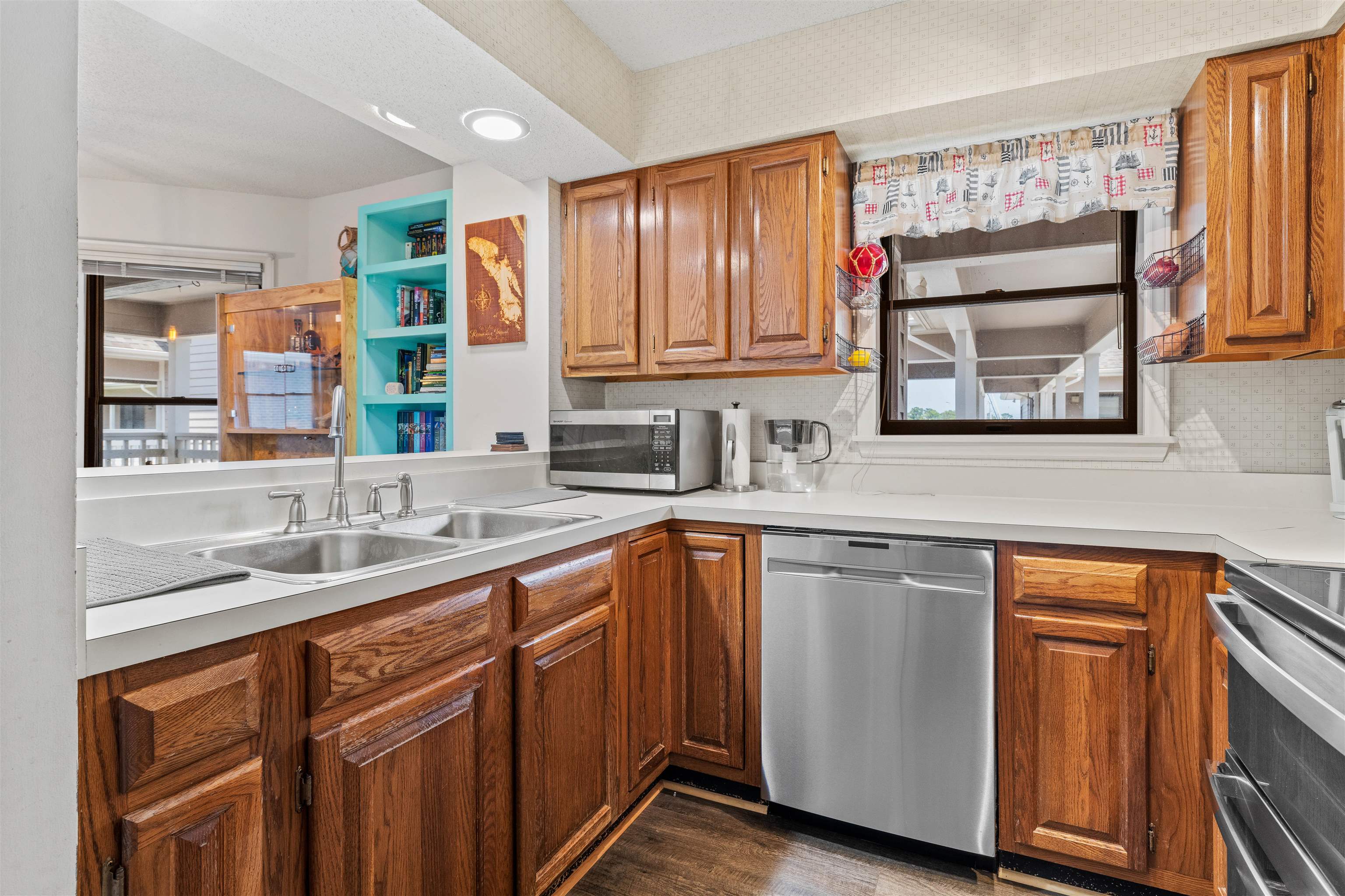 207 Queen Elizabeth Avenue Unit 34