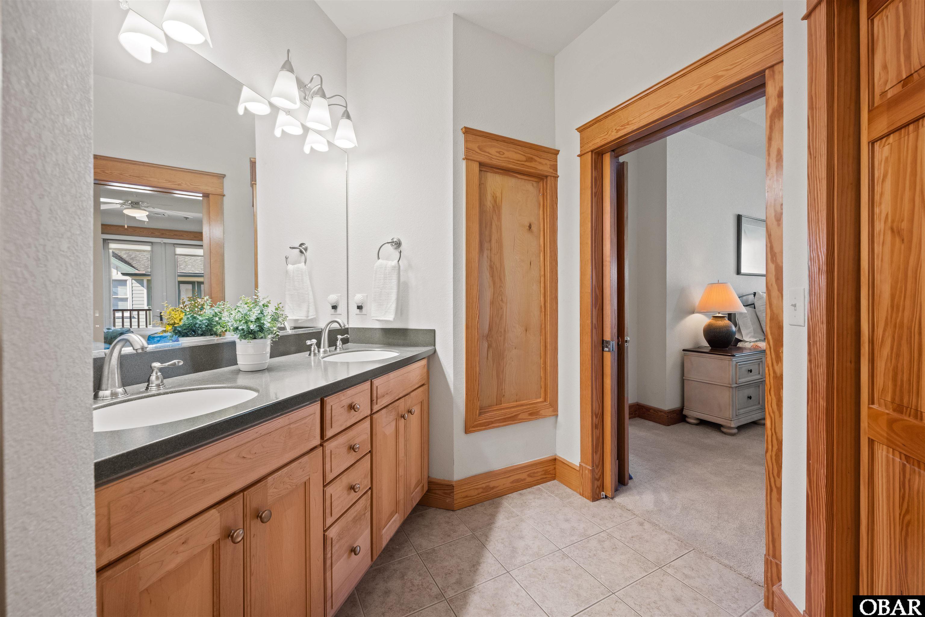202 Dartmoor Ave. Unit 202-A