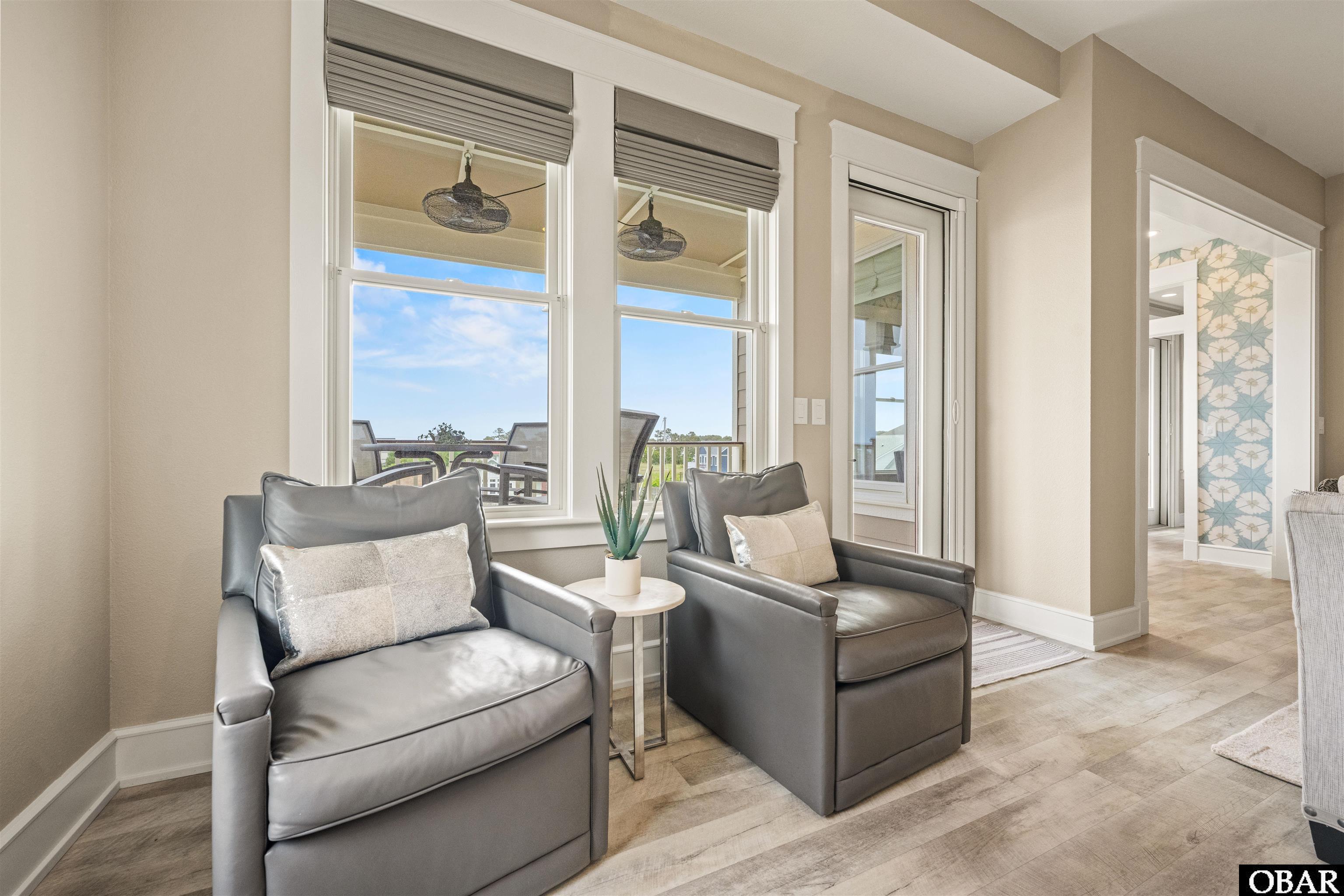 202 Dartmoor Ave. Unit 202-C